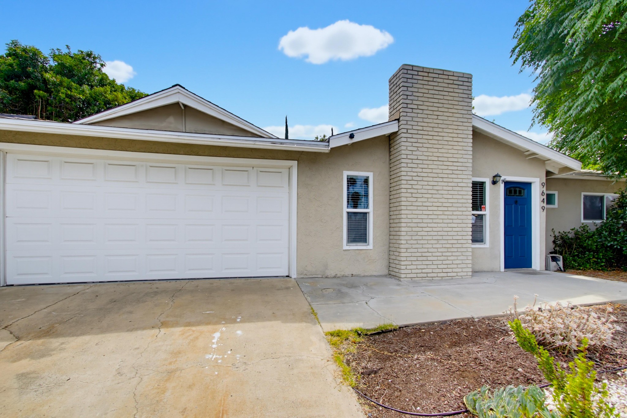 Virtual tour photo 3 of 44 for 9649 Halberns Blvd