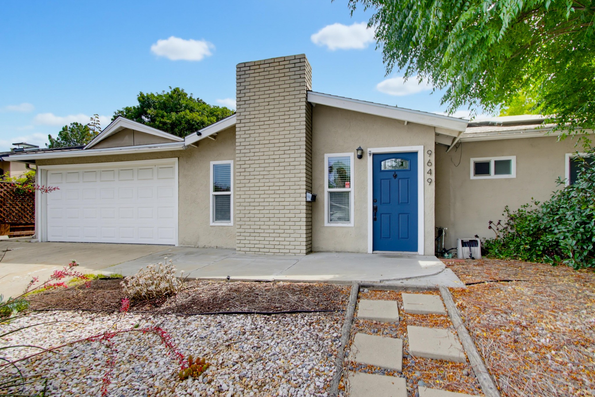 Virtual tour photo 4 of 44 for 9649 Halberns Blvd