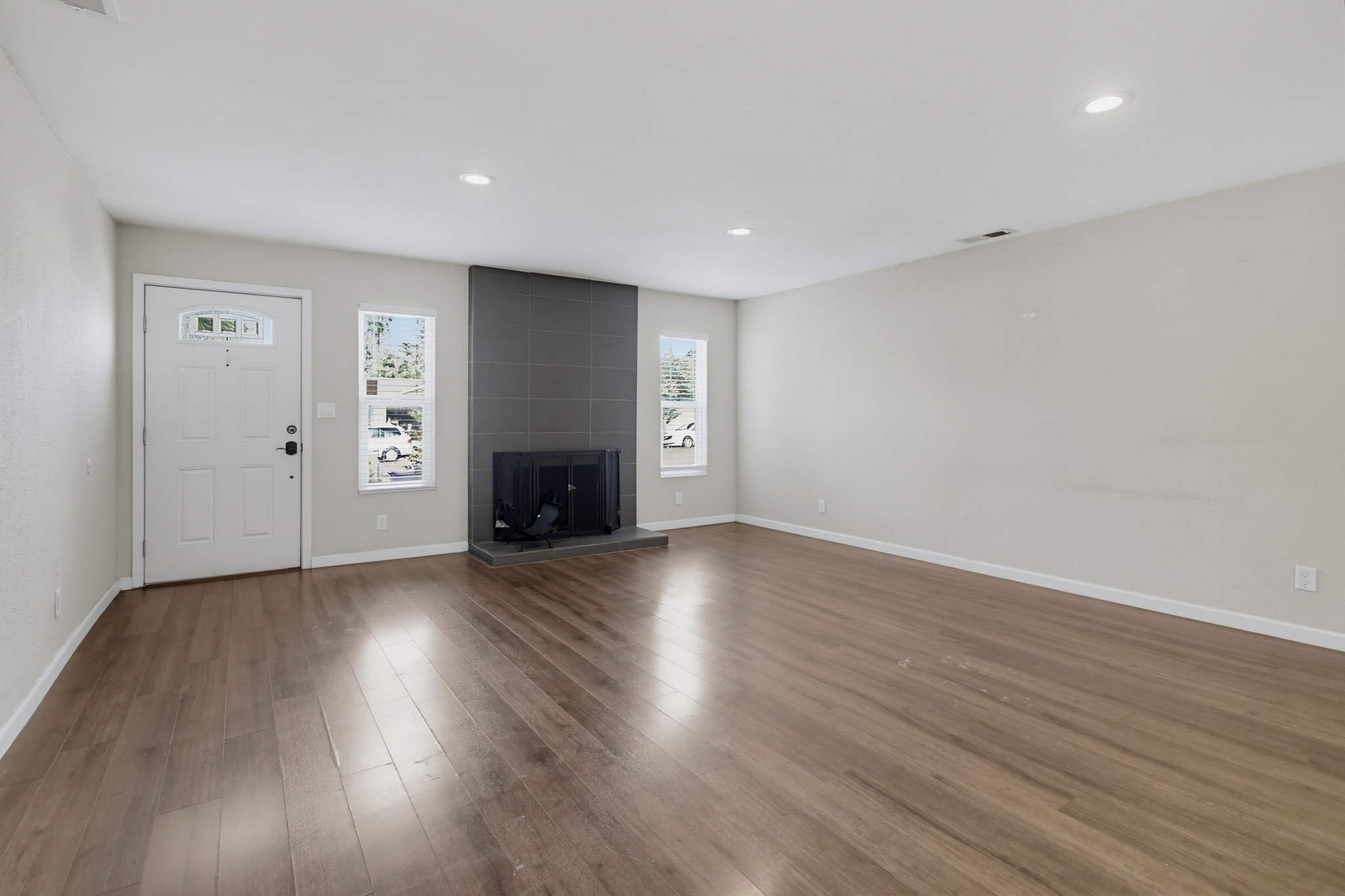 Virtual tour photo 8 of 44 for 9649 Halberns Blvd