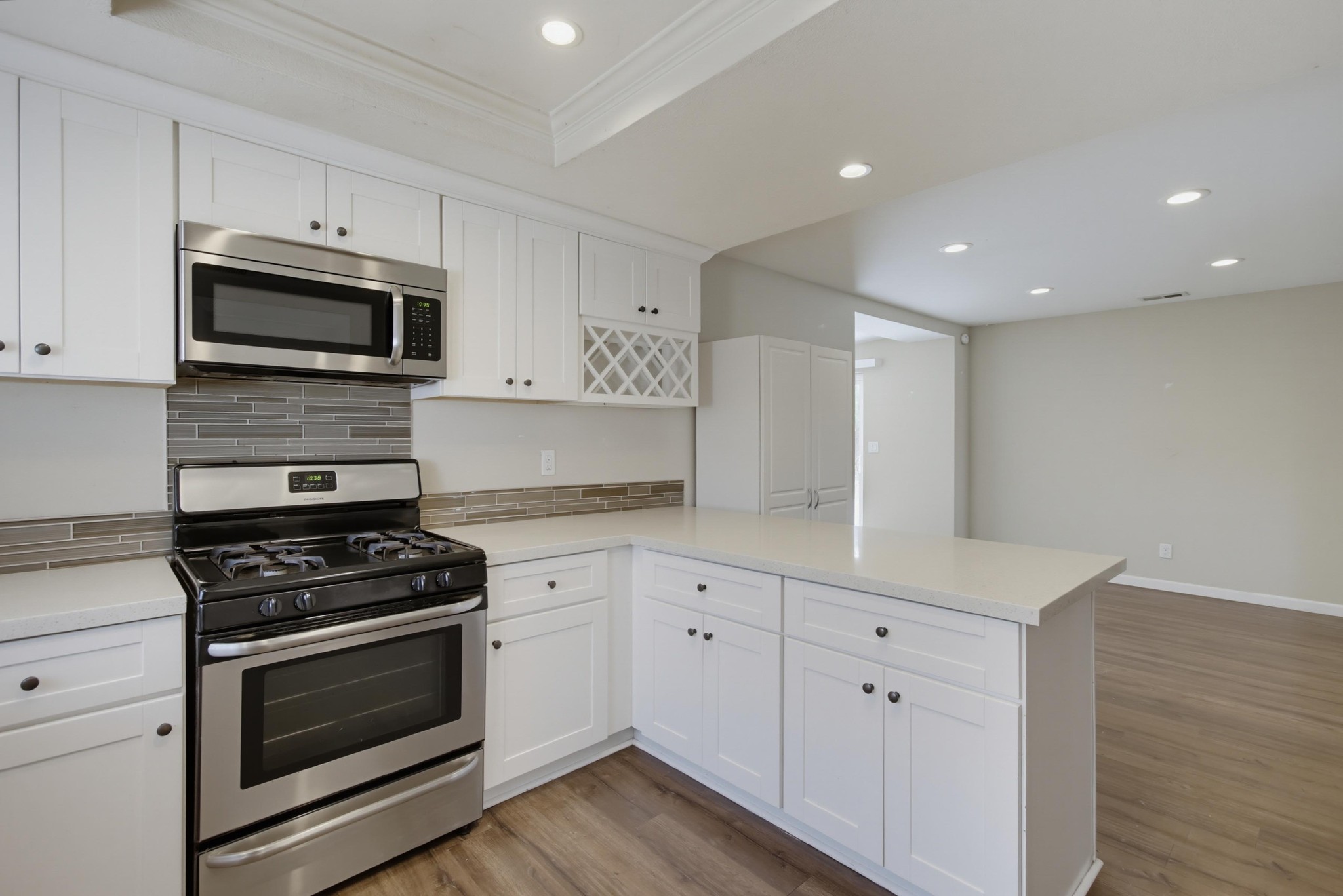 Virtual tour photo 12 of 44 for 9649 Halberns Blvd