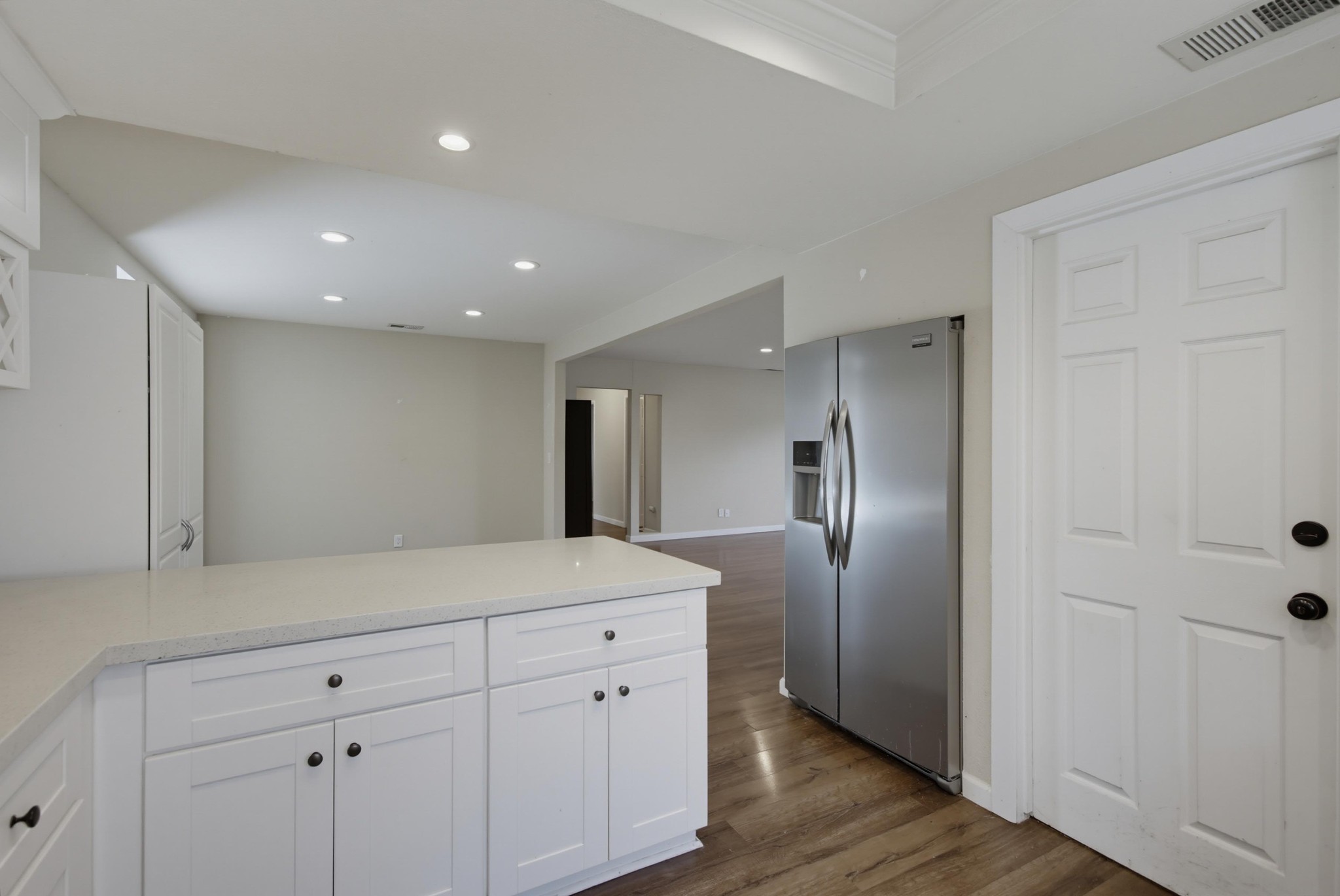 Virtual tour photo 13 of 44 for 9649 Halberns Blvd