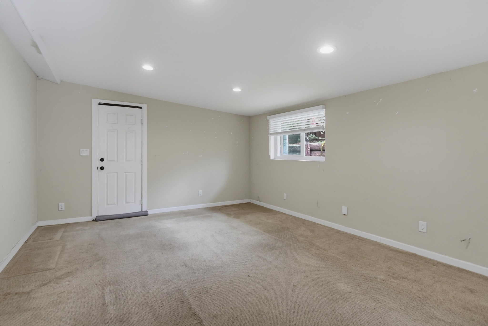 Virtual tour photo 15 of 44 for 9649 Halberns Blvd