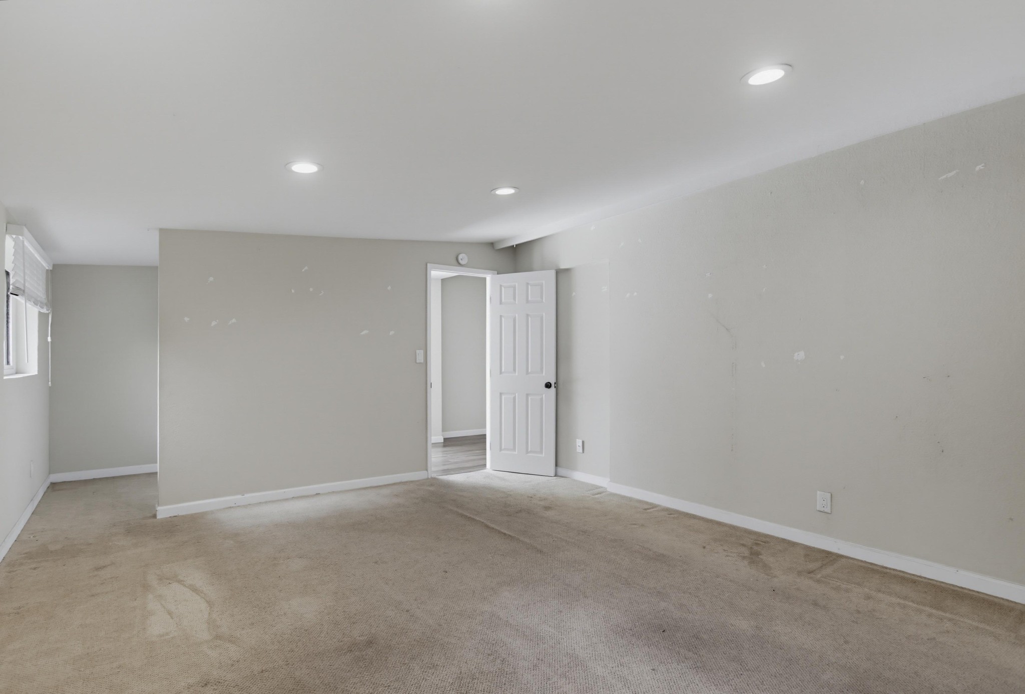 Virtual tour photo 16 of 44 for 9649 Halberns Blvd