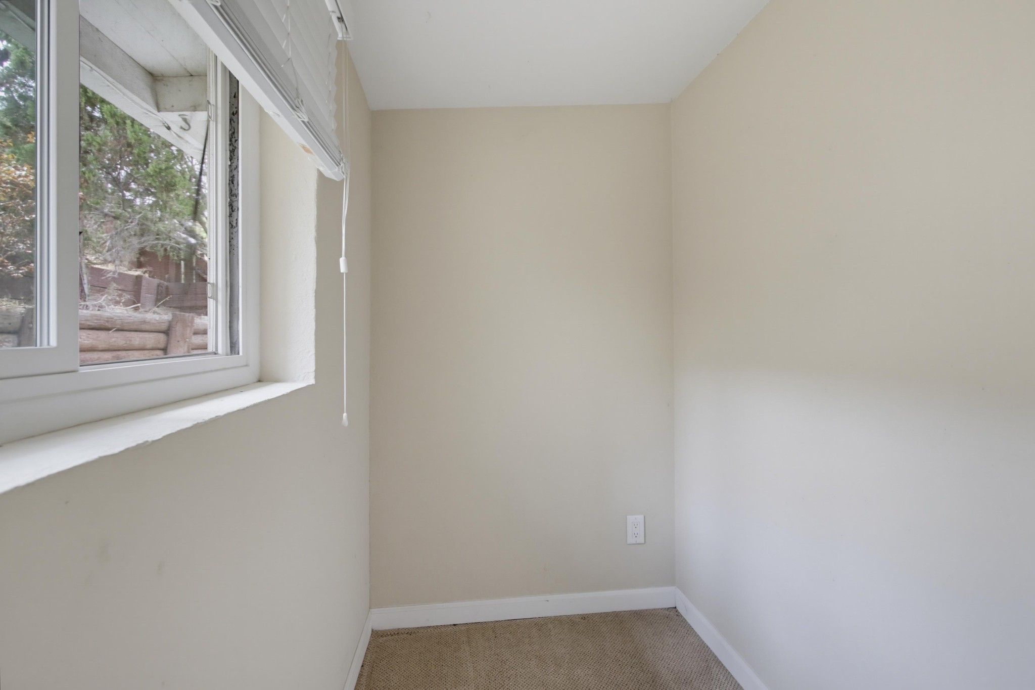Virtual tour photo 17 of 44 for 9649 Halberns Blvd
