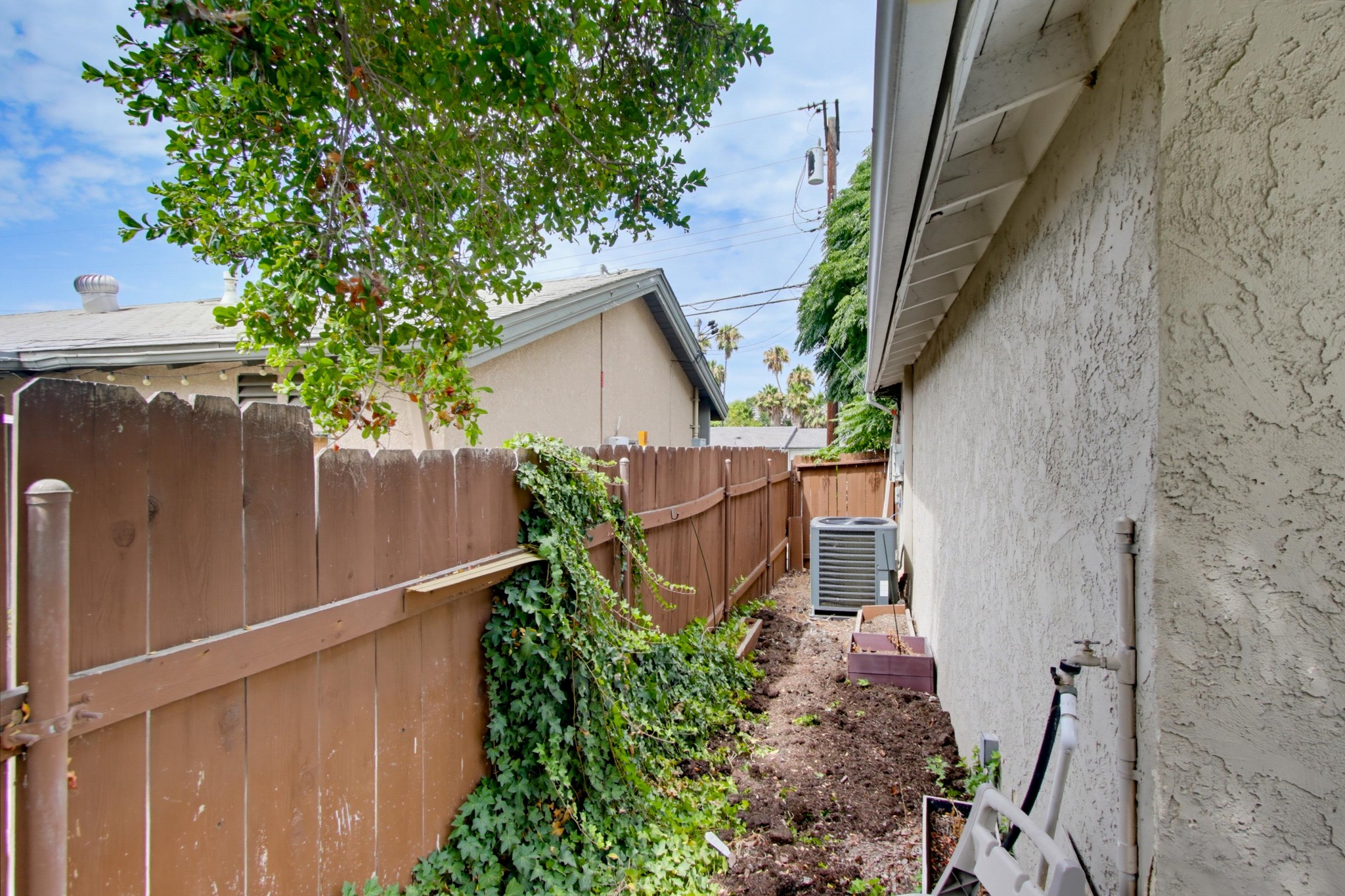 Virtual tour photo 38 of 44 for 9649 Halberns Blvd