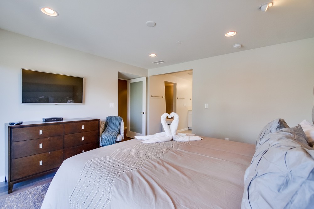Virtual tour photo 28 of 53 for 965 Diamond Street