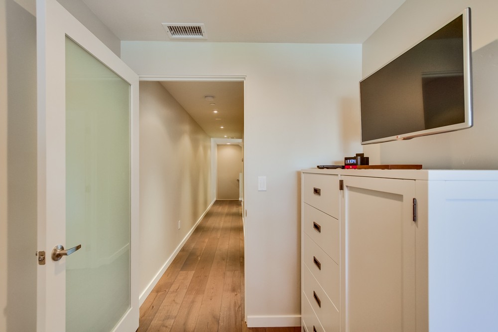 Virtual tour photo 30 of 53 for 965 Diamond Street