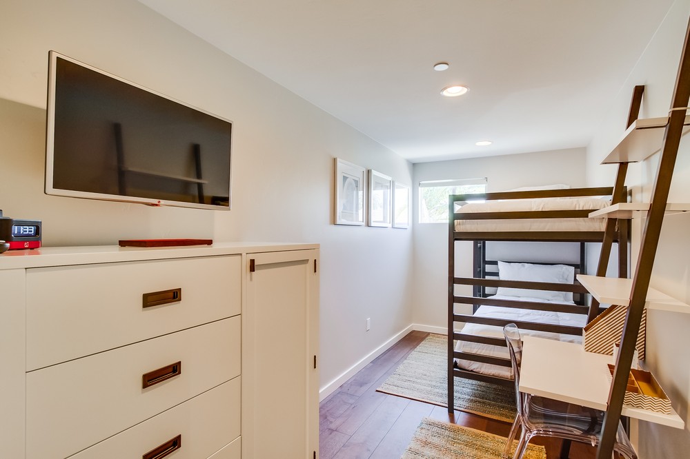 Virtual tour photo 35 of 53 for 965 Diamond Street