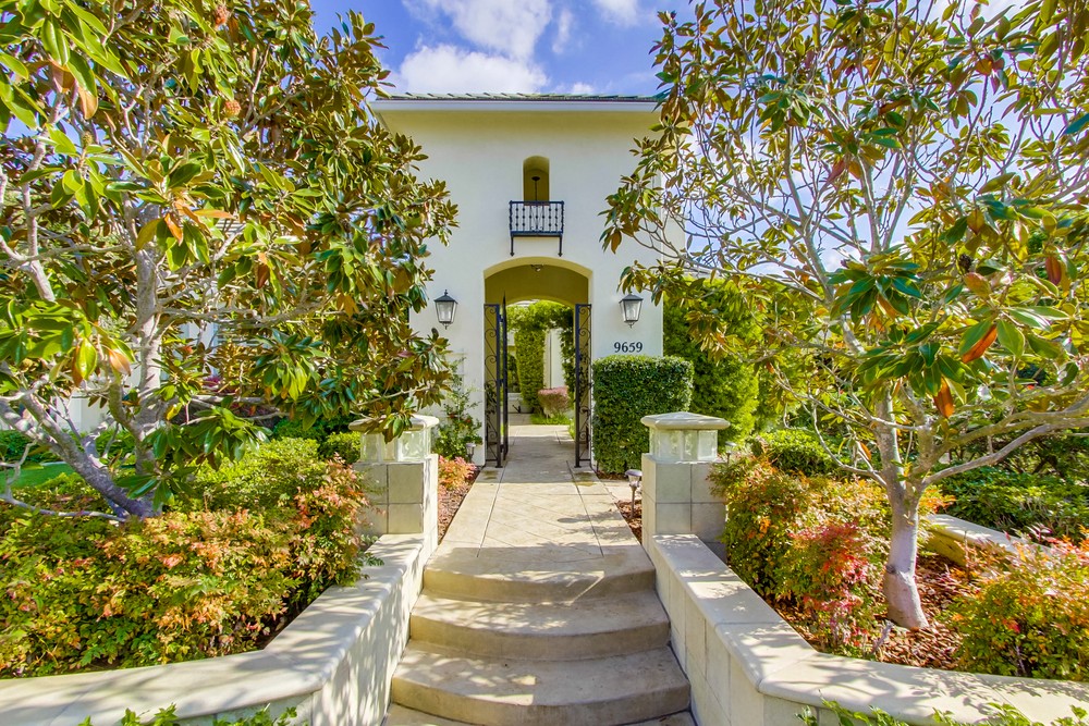Virtual tour photo 4 of 85 for 9659 Lario Ln