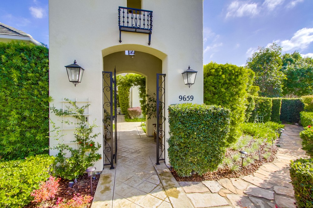 Virtual tour photo 5 of 85 for 9659 Lario Ln