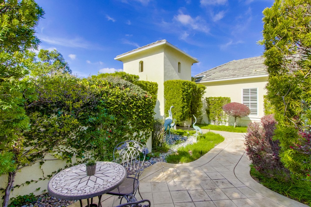 Virtual tour photo 10 of 85 for 9659 Lario Ln