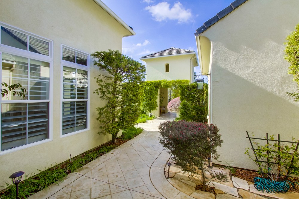 Virtual tour photo 12 of 85 for 9659 Lario Ln