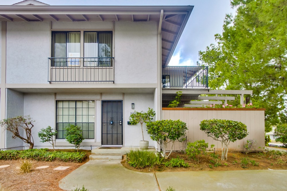 Virtual tour photo 1 of 33 for 9666 Caminito Del Vida