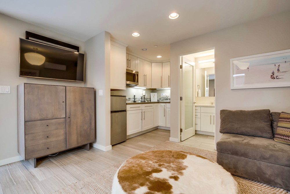 Virtual tour photo 10 of 72 for 967 Diamond St