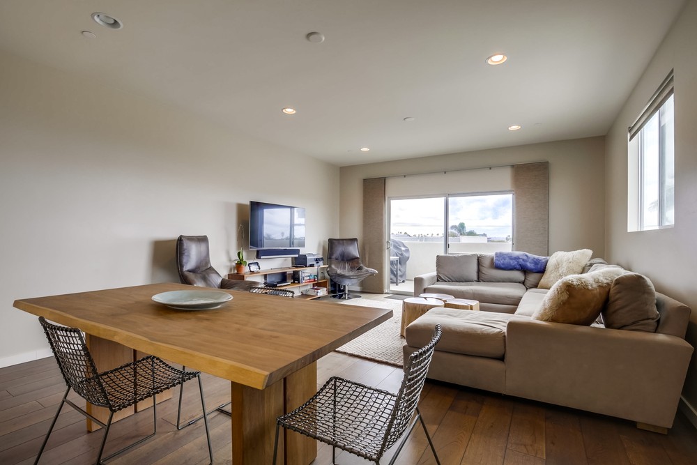 Virtual tour photo 16 of 72 for 967 Diamond St
