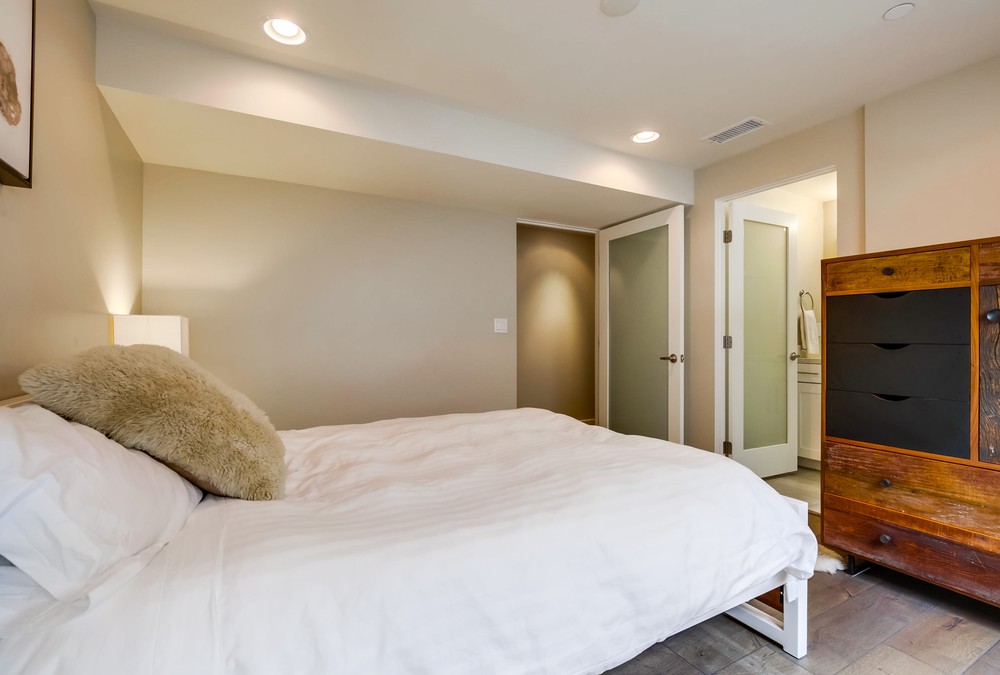 Virtual tour photo 41 of 72 for 967 Diamond St