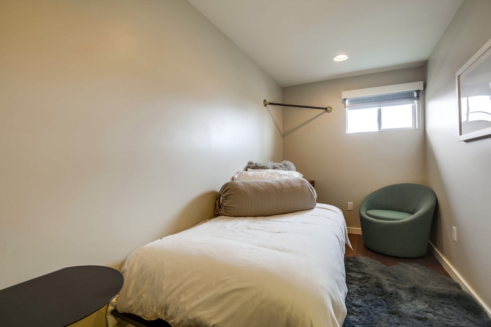 Virtual tour photo 60 of 72 for 967 Diamond St