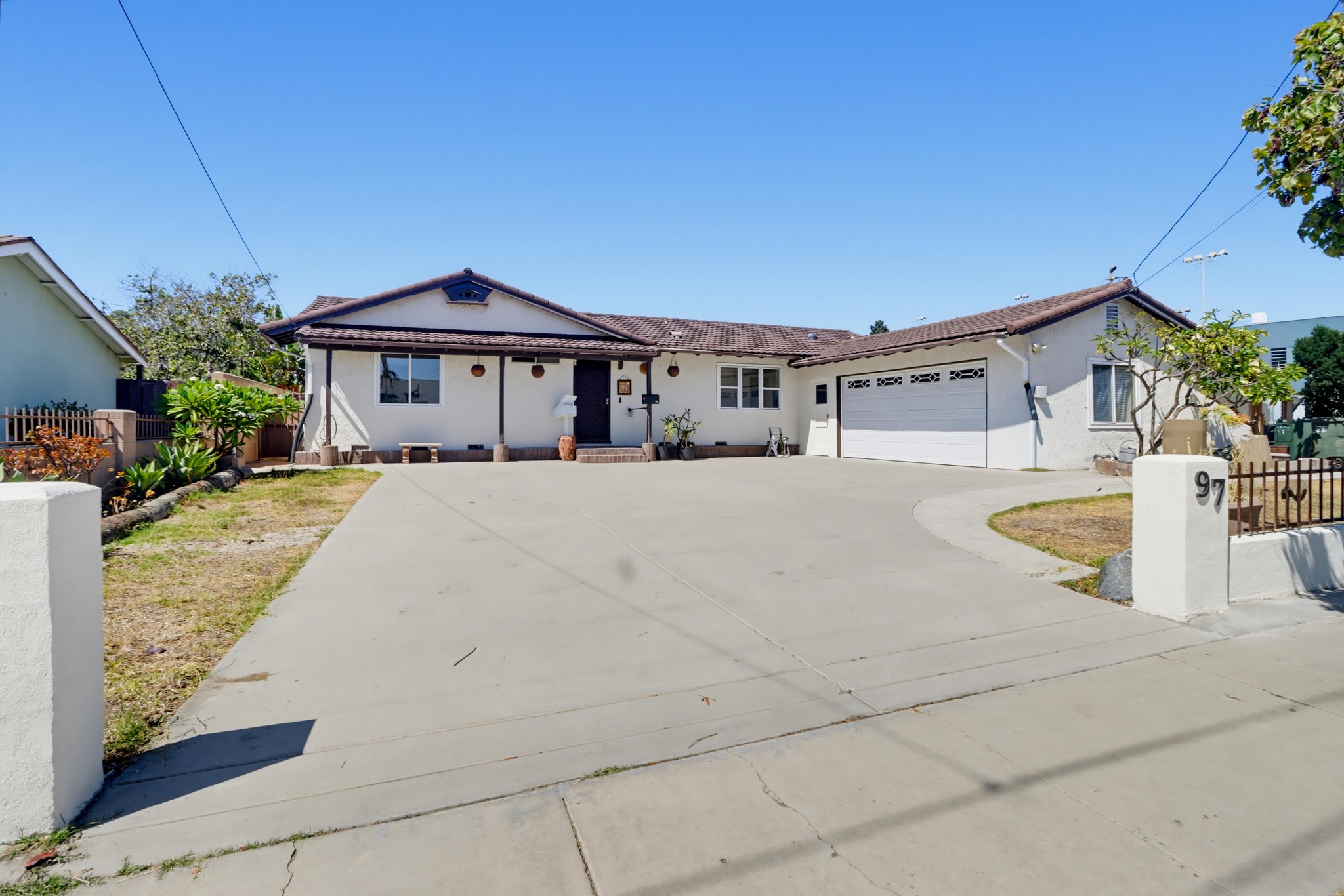 Virtual tour photo 3 of 54 for 97 E Mankato St