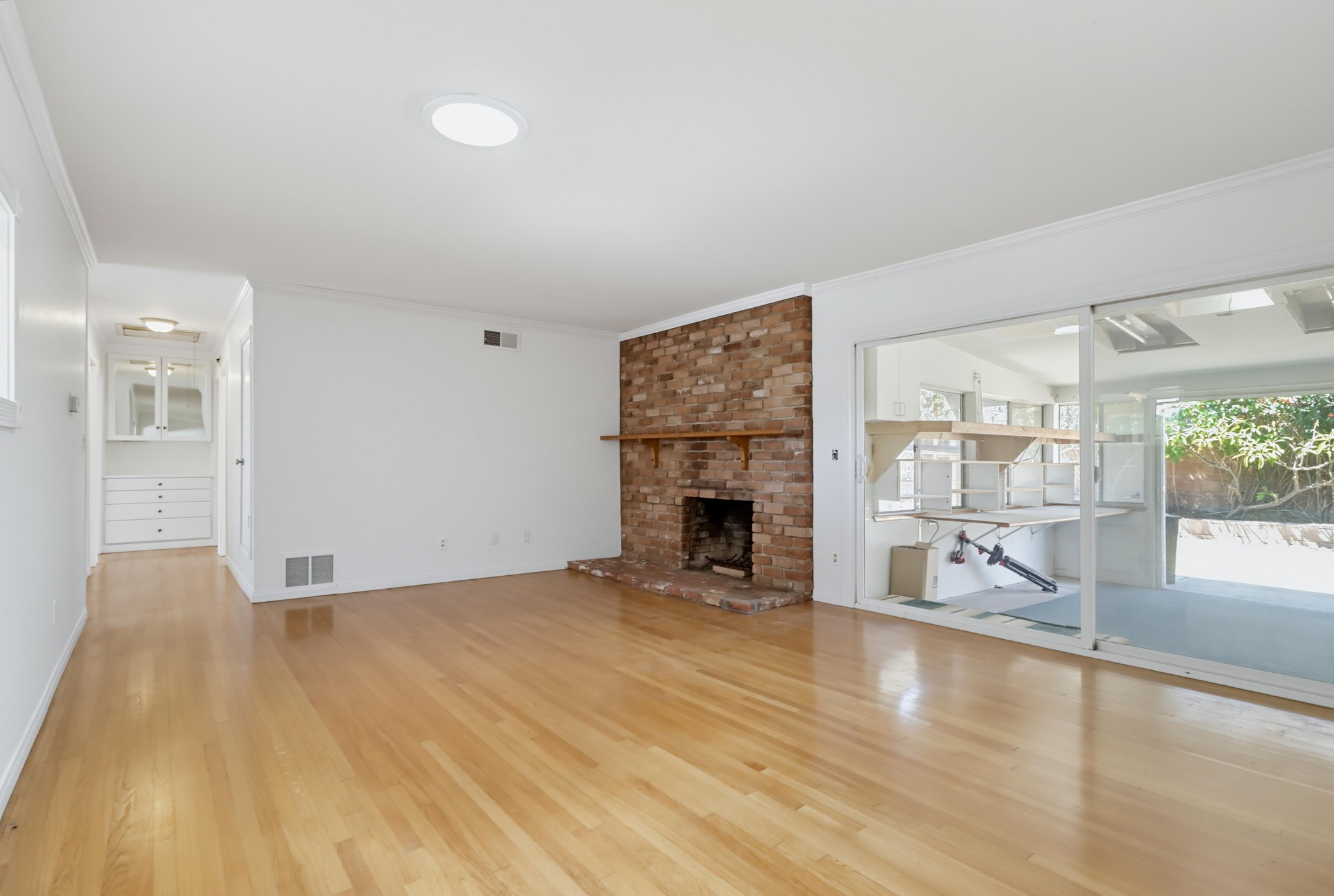 Virtual tour photo 9 of 54 for 97 E Mankato St