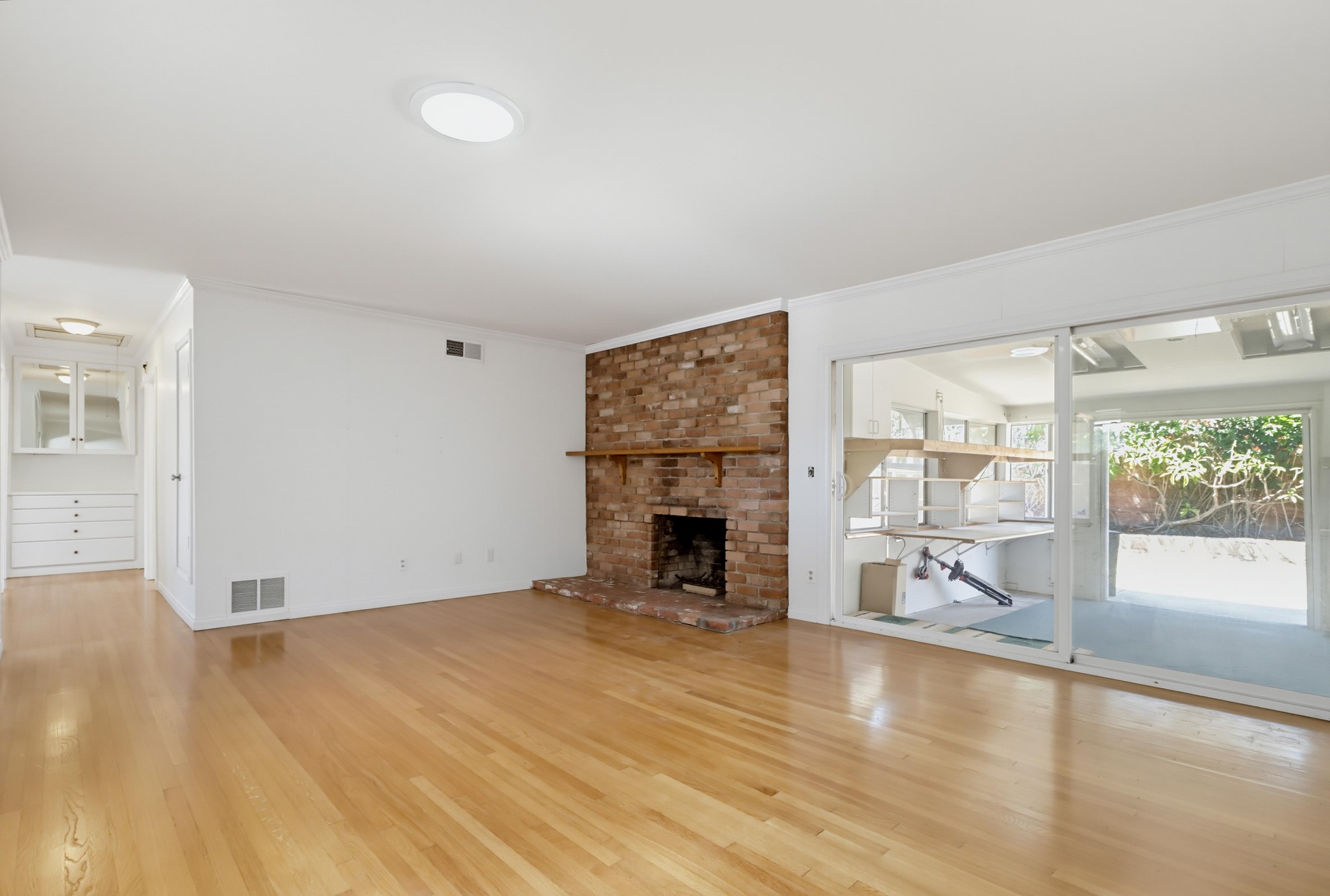 Virtual tour photo 10 of 54 for 97 E Mankato St