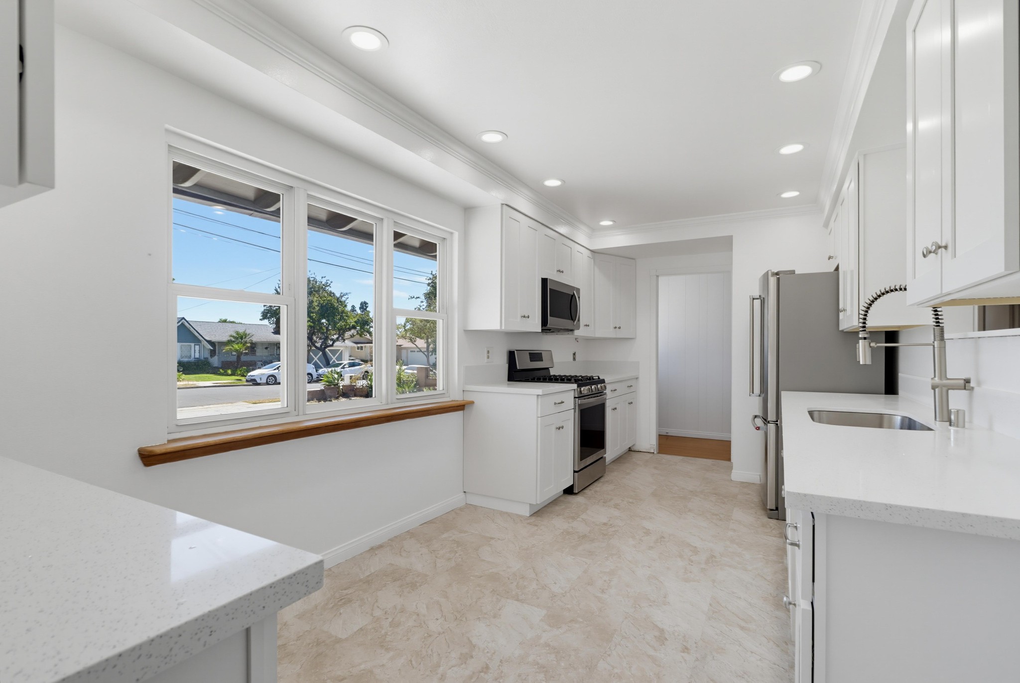Virtual tour photo 15 of 54 for 97 E Mankato St
