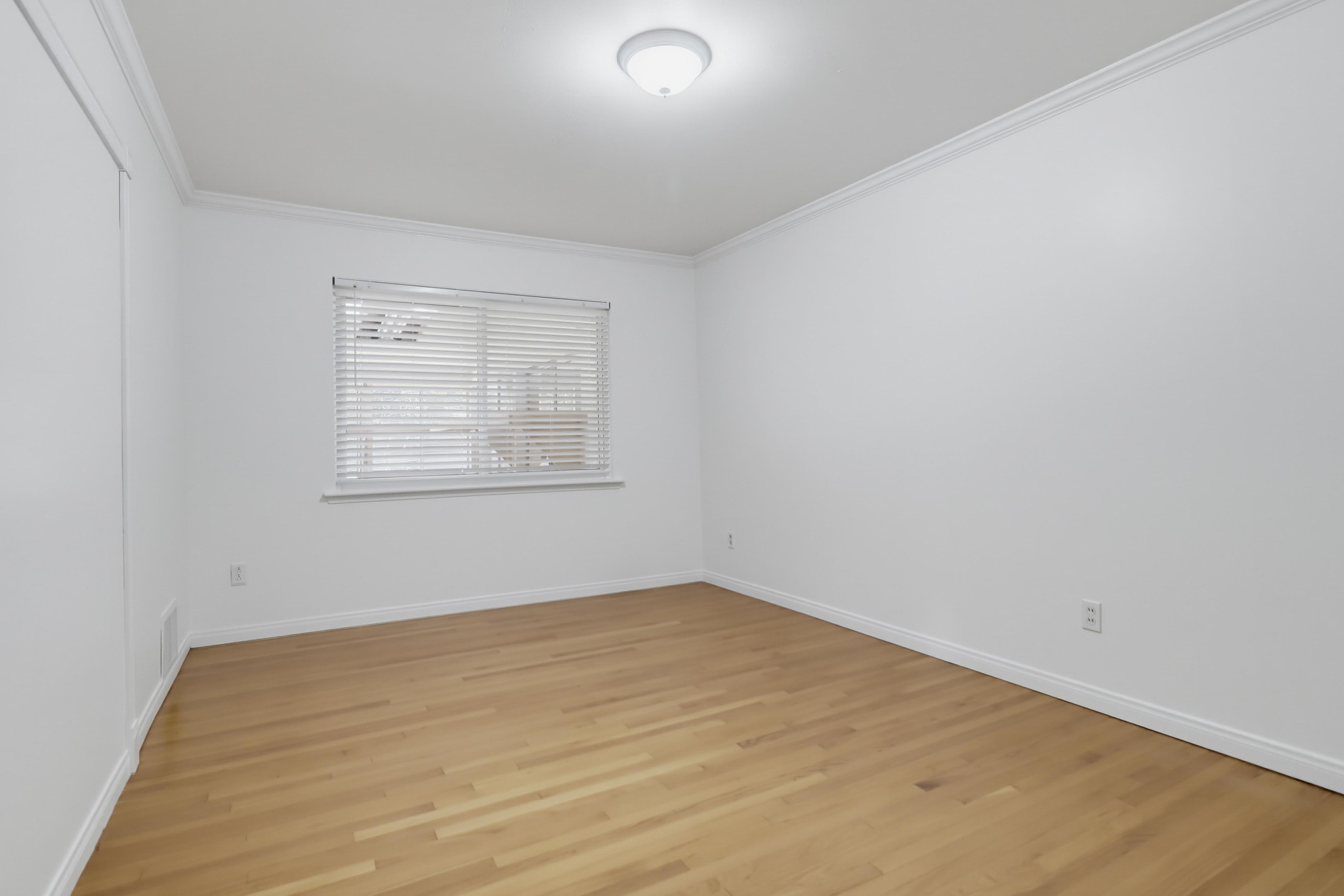 Virtual tour photo 18 of 54 for 97 E Mankato St