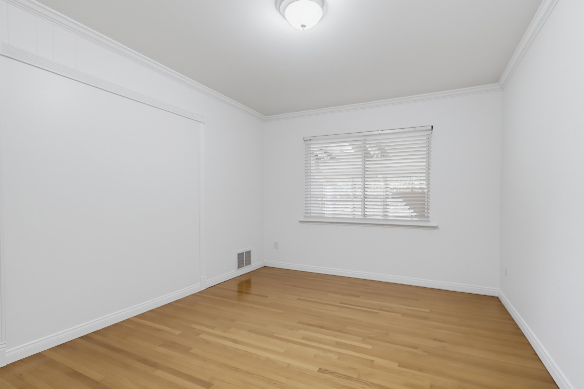 Virtual tour photo 19 of 54 for 97 E Mankato St