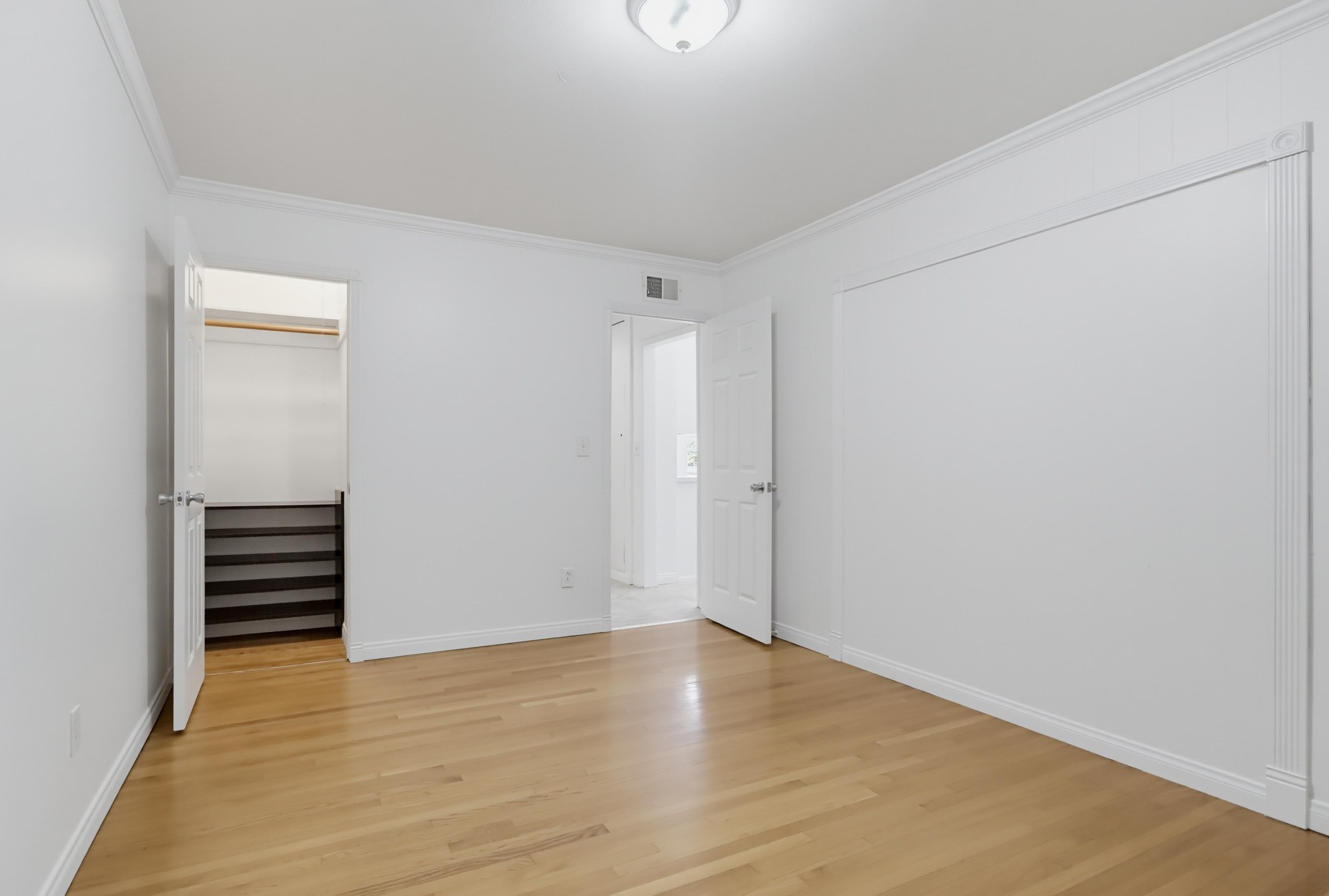 Virtual tour photo 20 of 54 for 97 E Mankato St