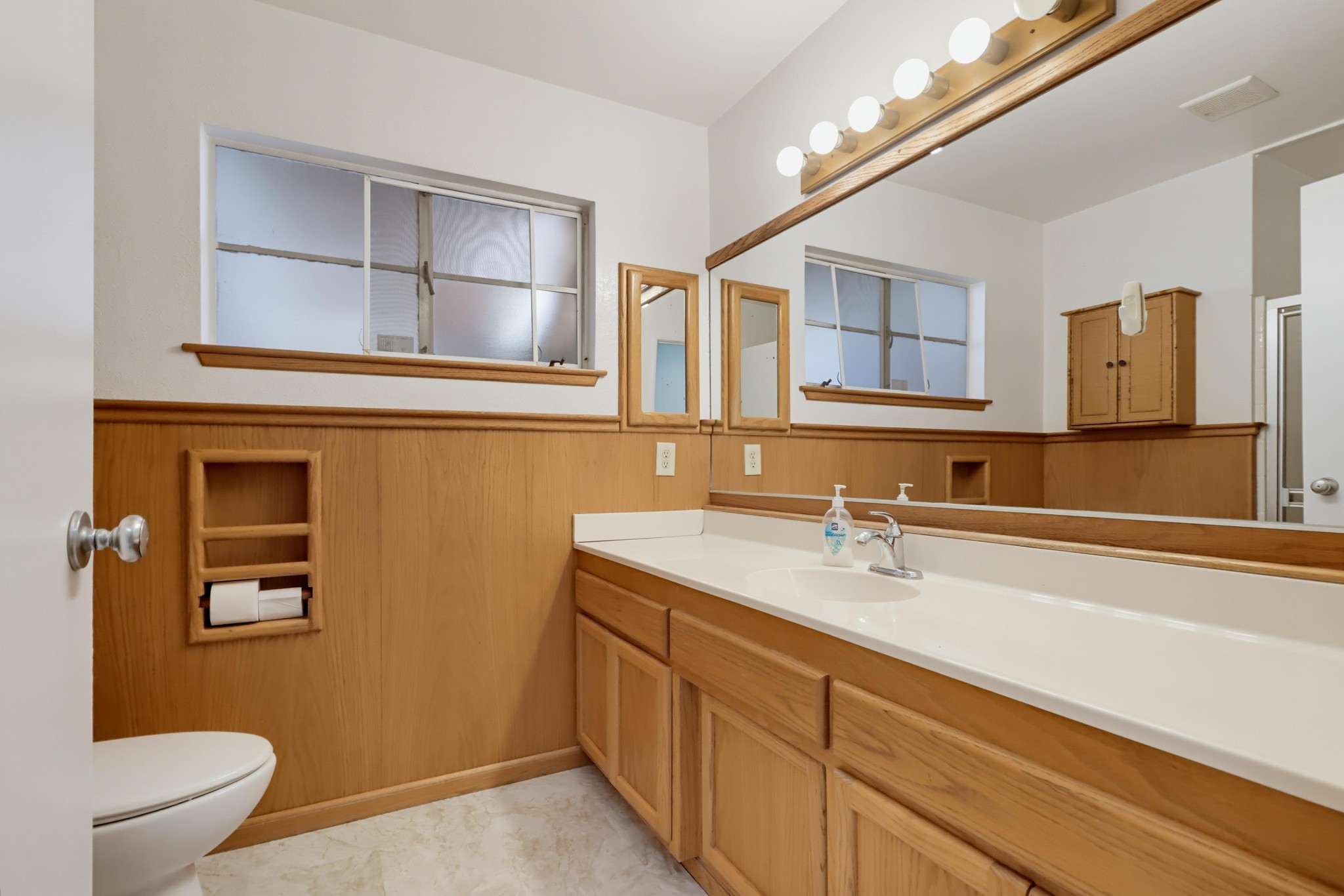Virtual tour photo 22 of 54 for 97 E Mankato St
