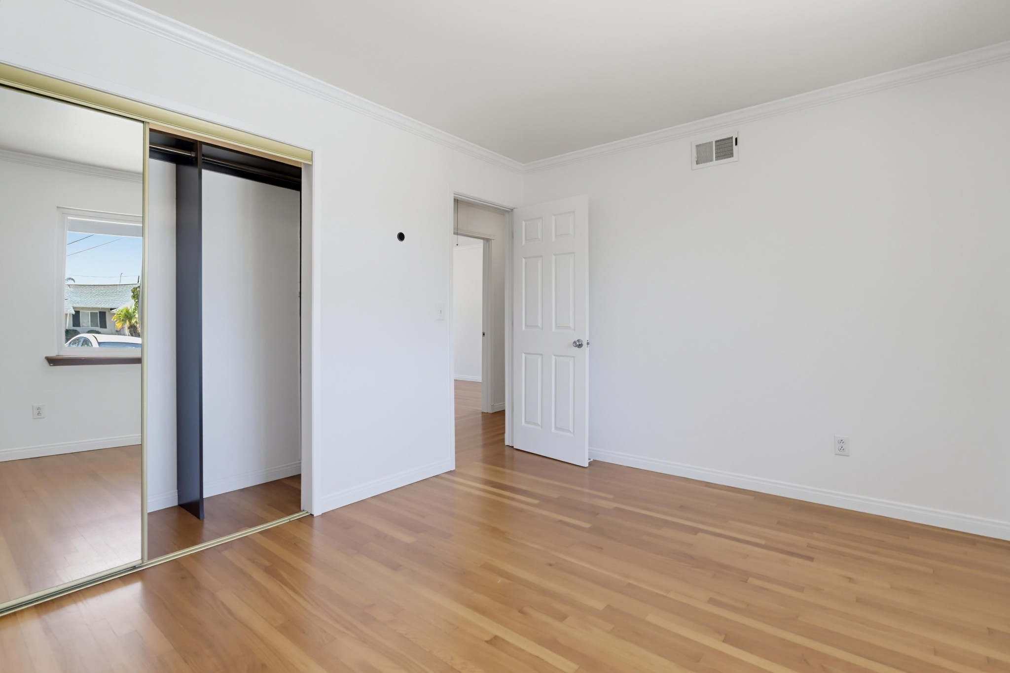 Virtual tour photo 27 of 54 for 97 E Mankato St