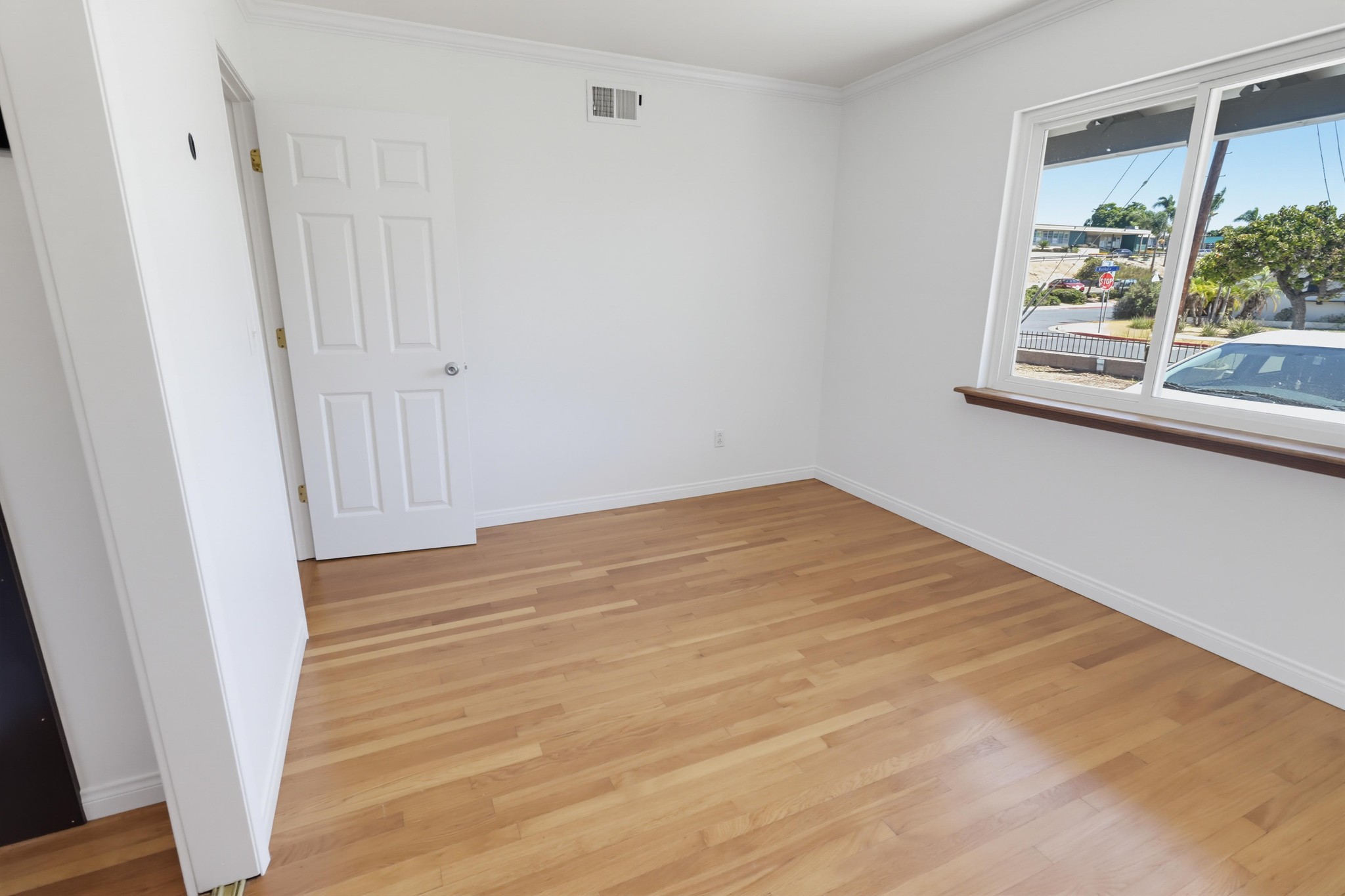 Virtual tour photo 28 of 54 for 97 E Mankato St