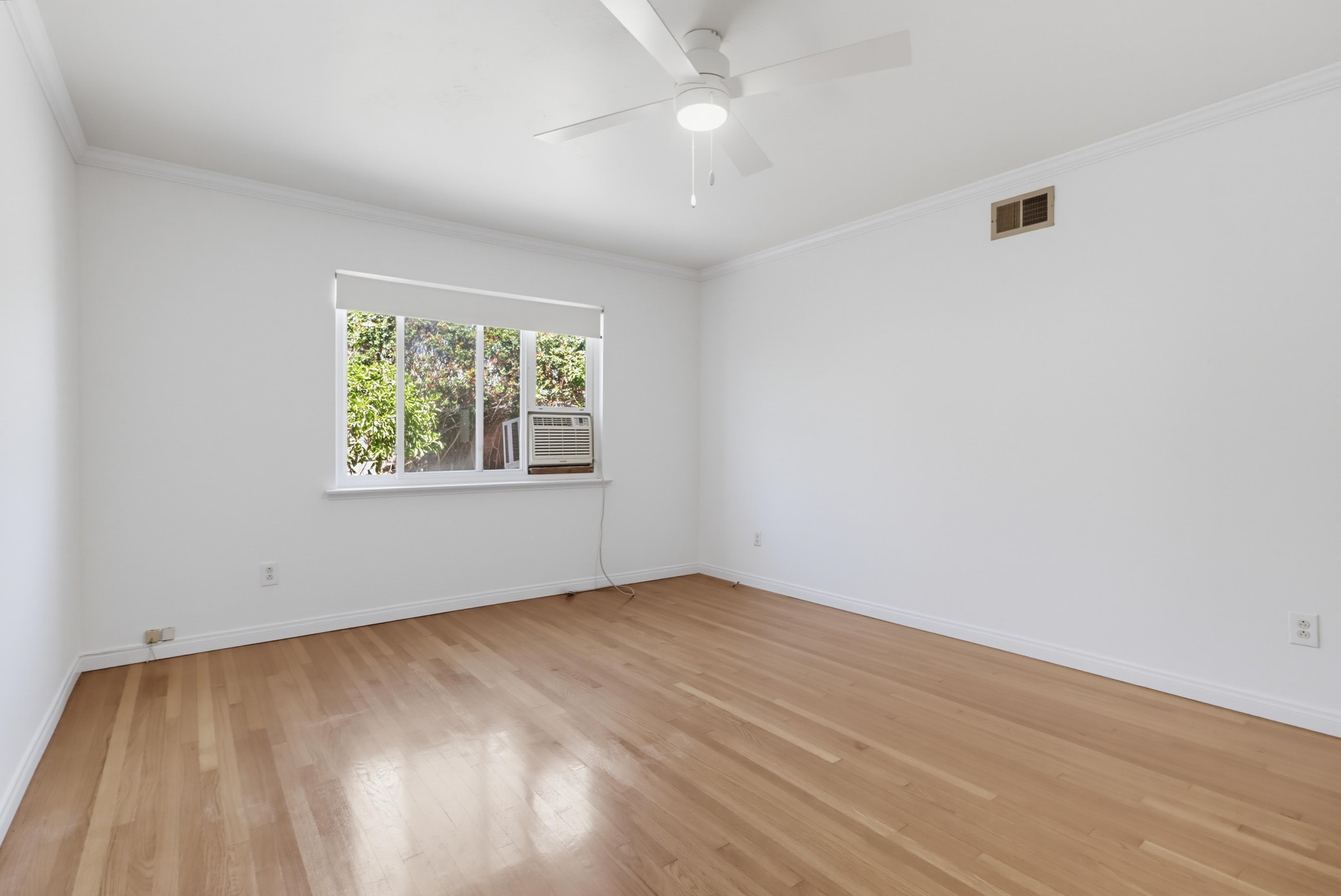 Virtual tour photo 30 of 54 for 97 E Mankato St