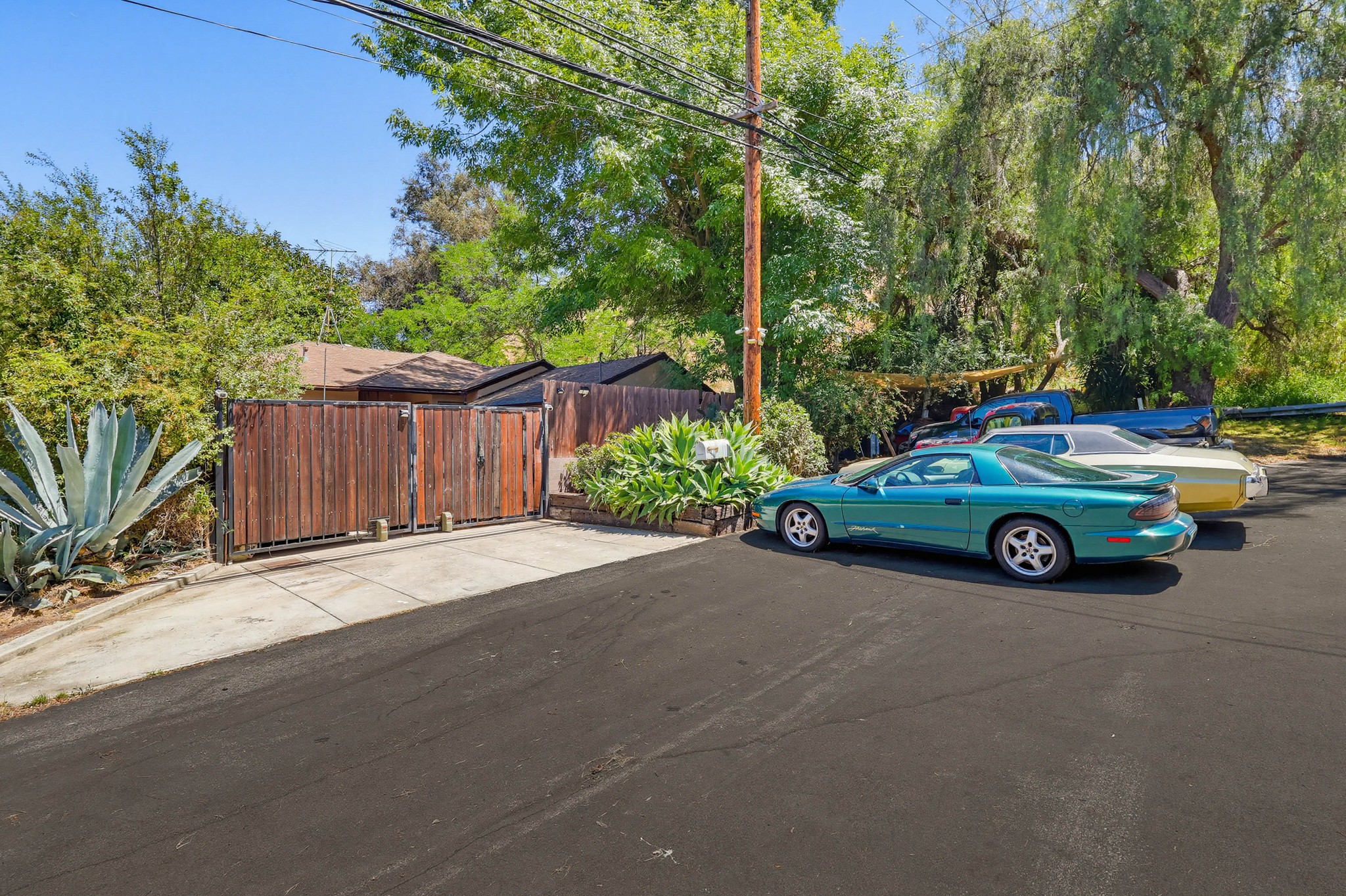 Virtual tour photo 1 of 57 for 970 N Meyler St