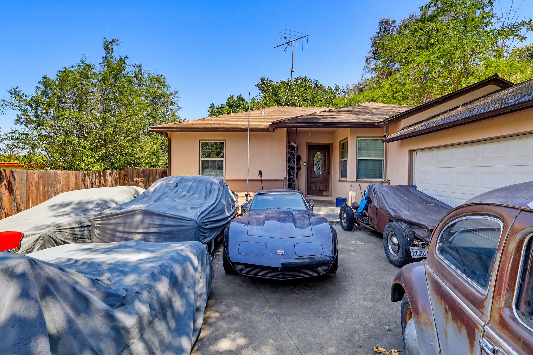 Virtual tour photo 5 of 57 for 970 N Meyler St