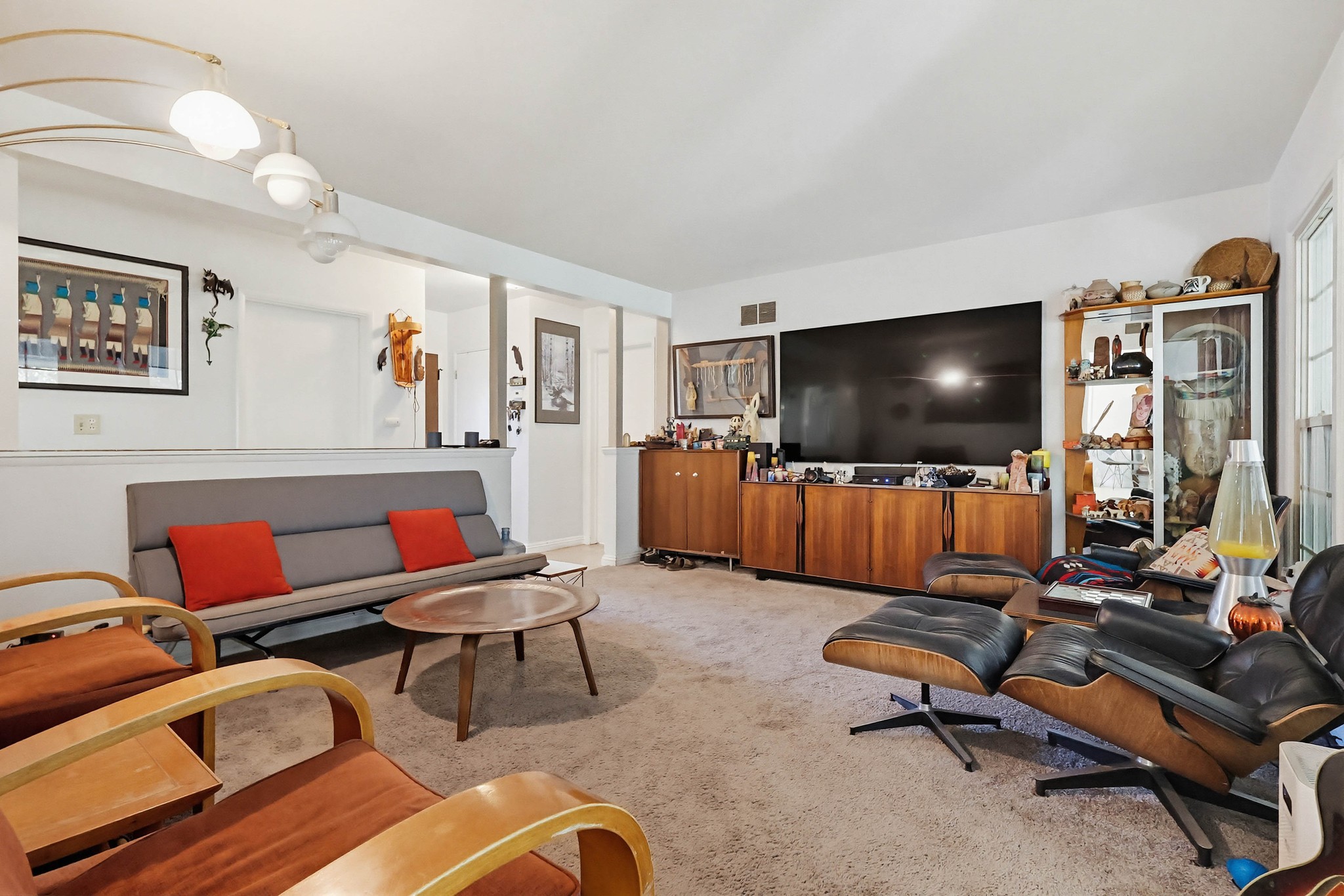 Virtual tour photo 14 of 57 for 970 N Meyler St