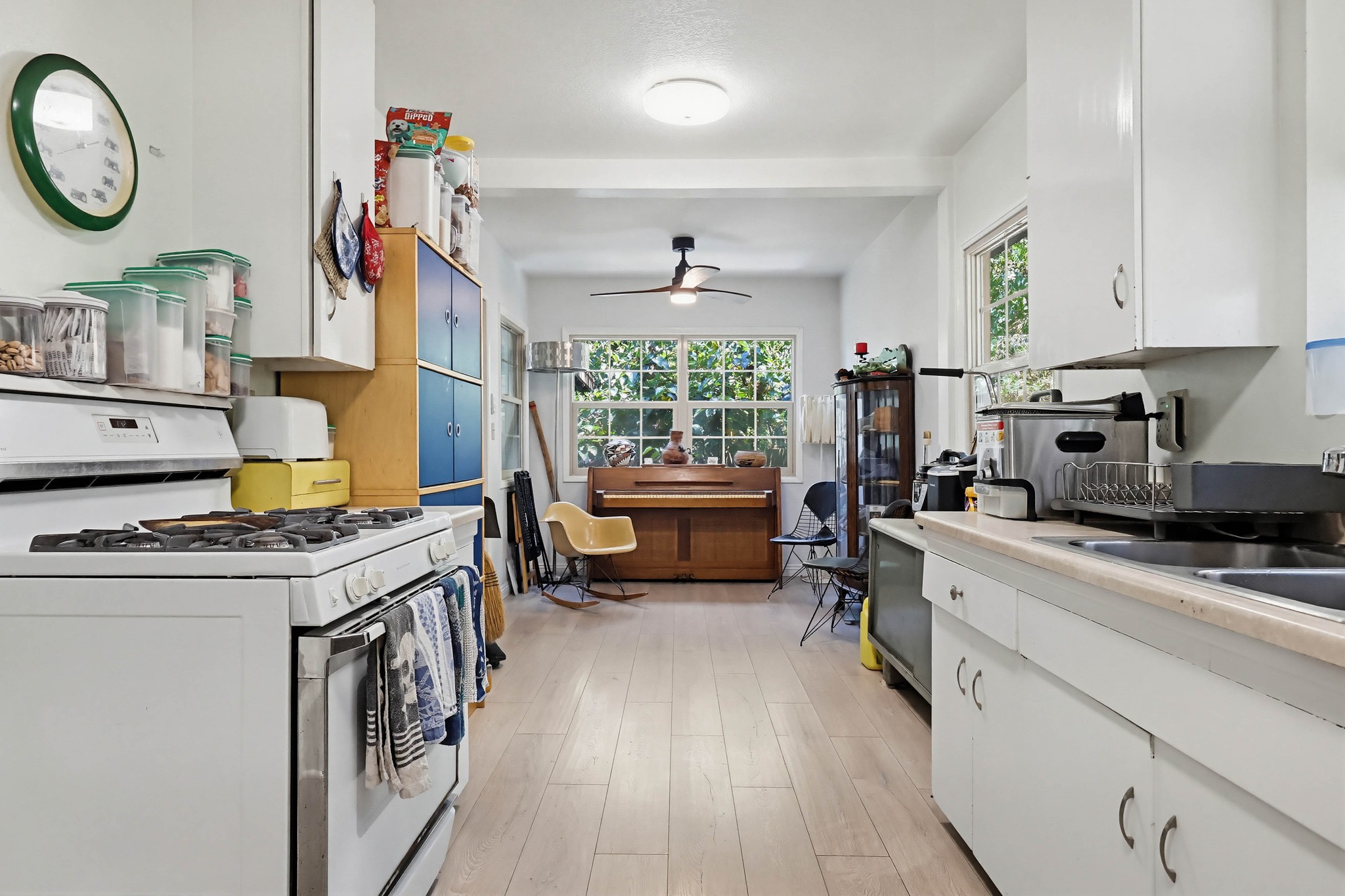 Virtual tour photo 25 of 57 for 970 N Meyler St