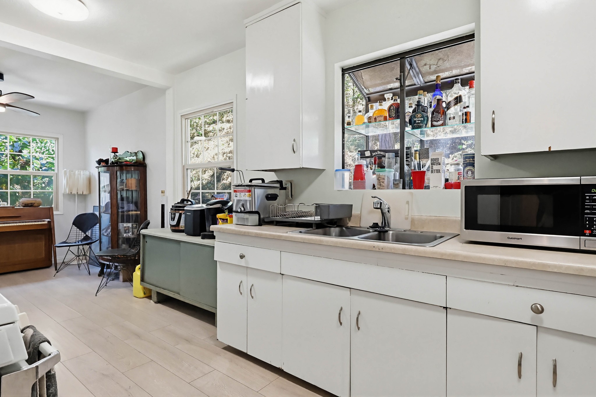 Virtual tour photo 26 of 57 for 970 N Meyler St