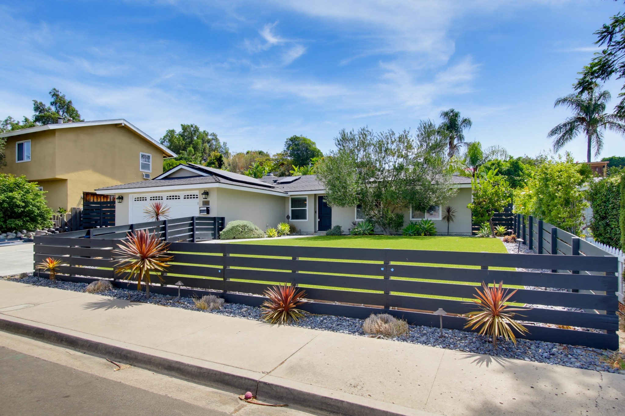 Virtual tour photo 3 of 67 for 9723 Roe Dr