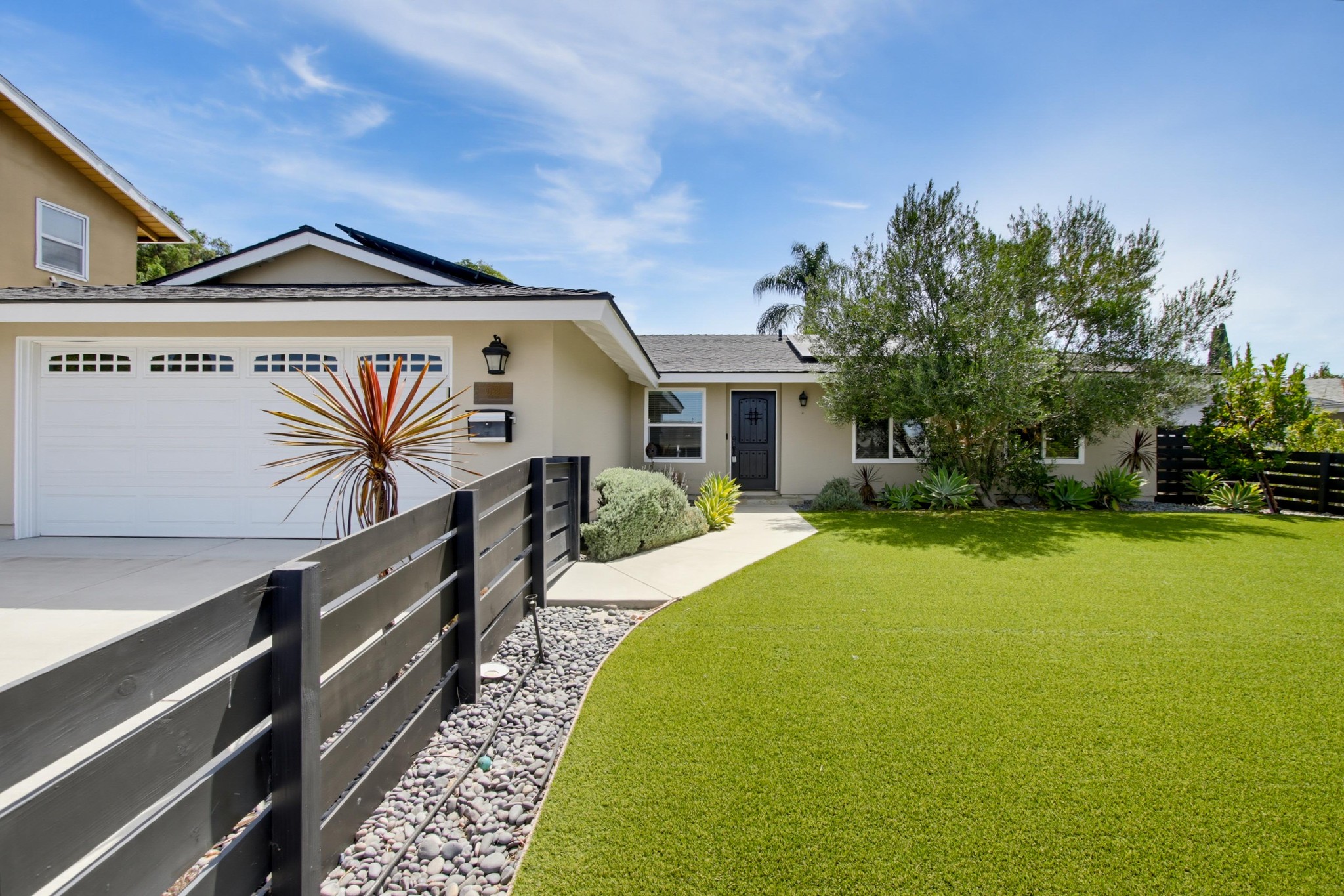 Virtual tour photo 5 of 67 for 9723 Roe Dr