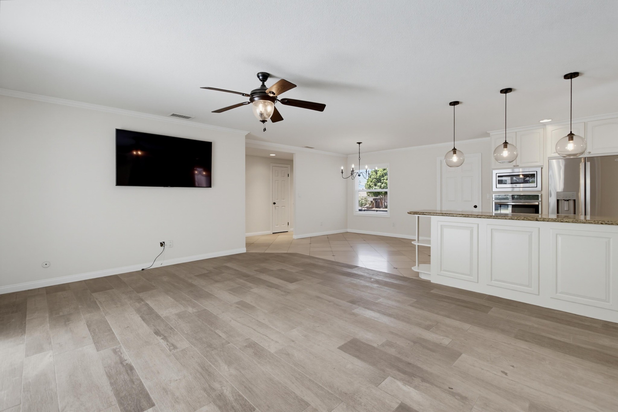 Virtual tour photo 12 of 67 for 9723 Roe Dr