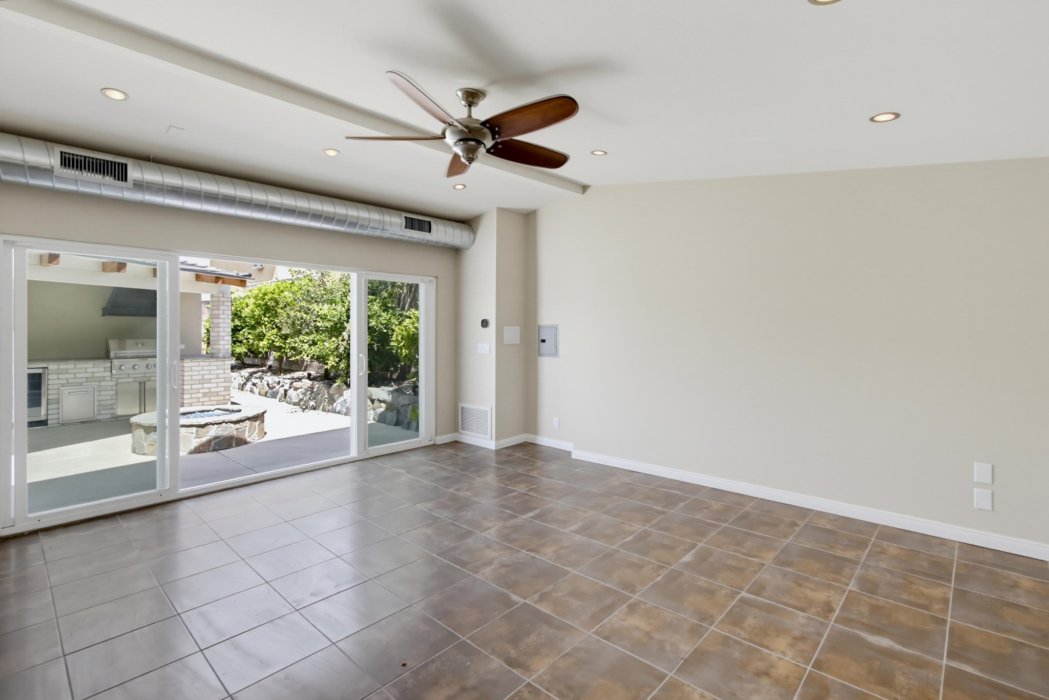 Virtual tour photo 15 of 67 for 9723 Roe Dr