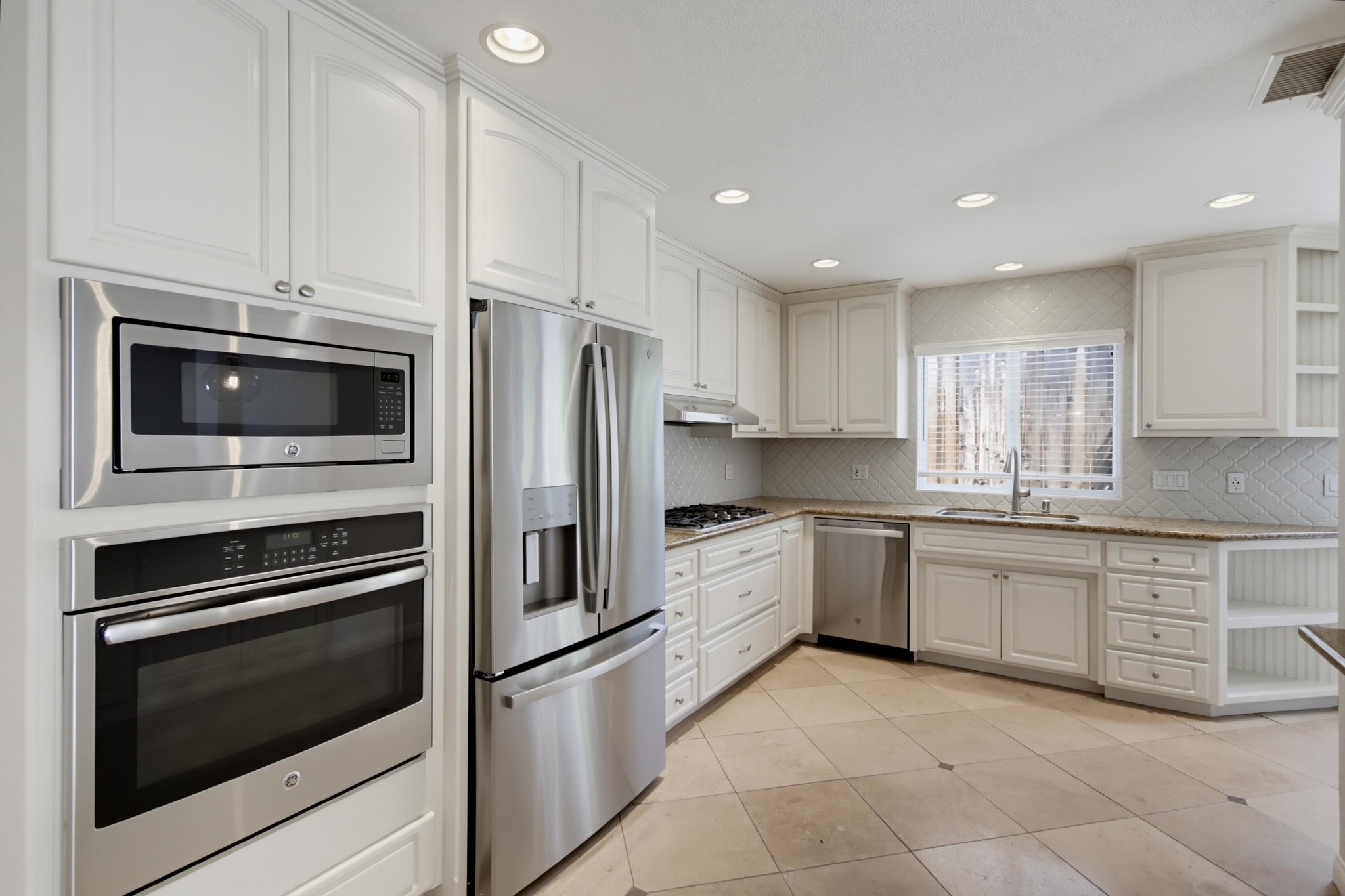 Virtual tour photo 21 of 67 for 9723 Roe Dr