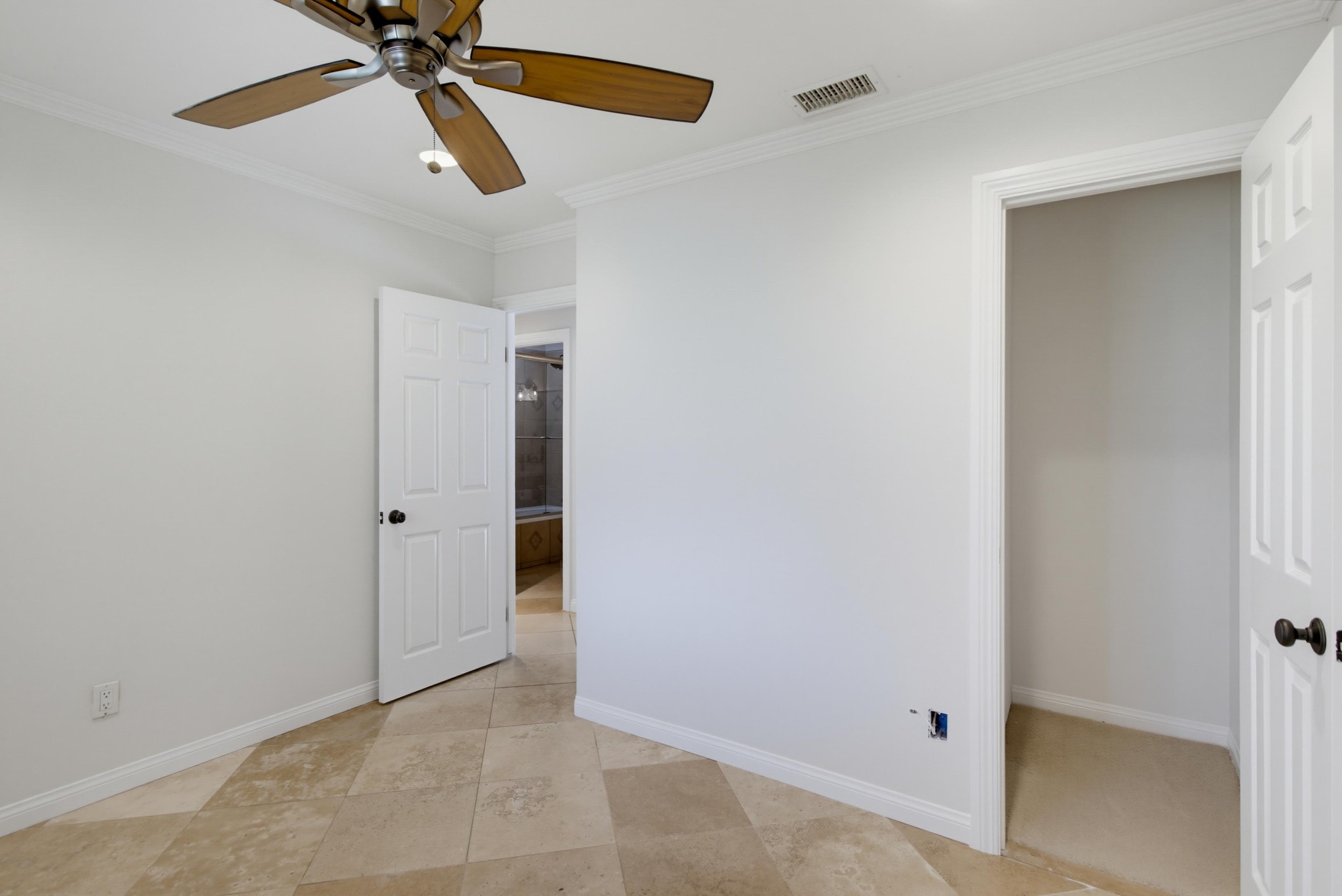 Virtual tour photo 35 of 67 for 9723 Roe Dr