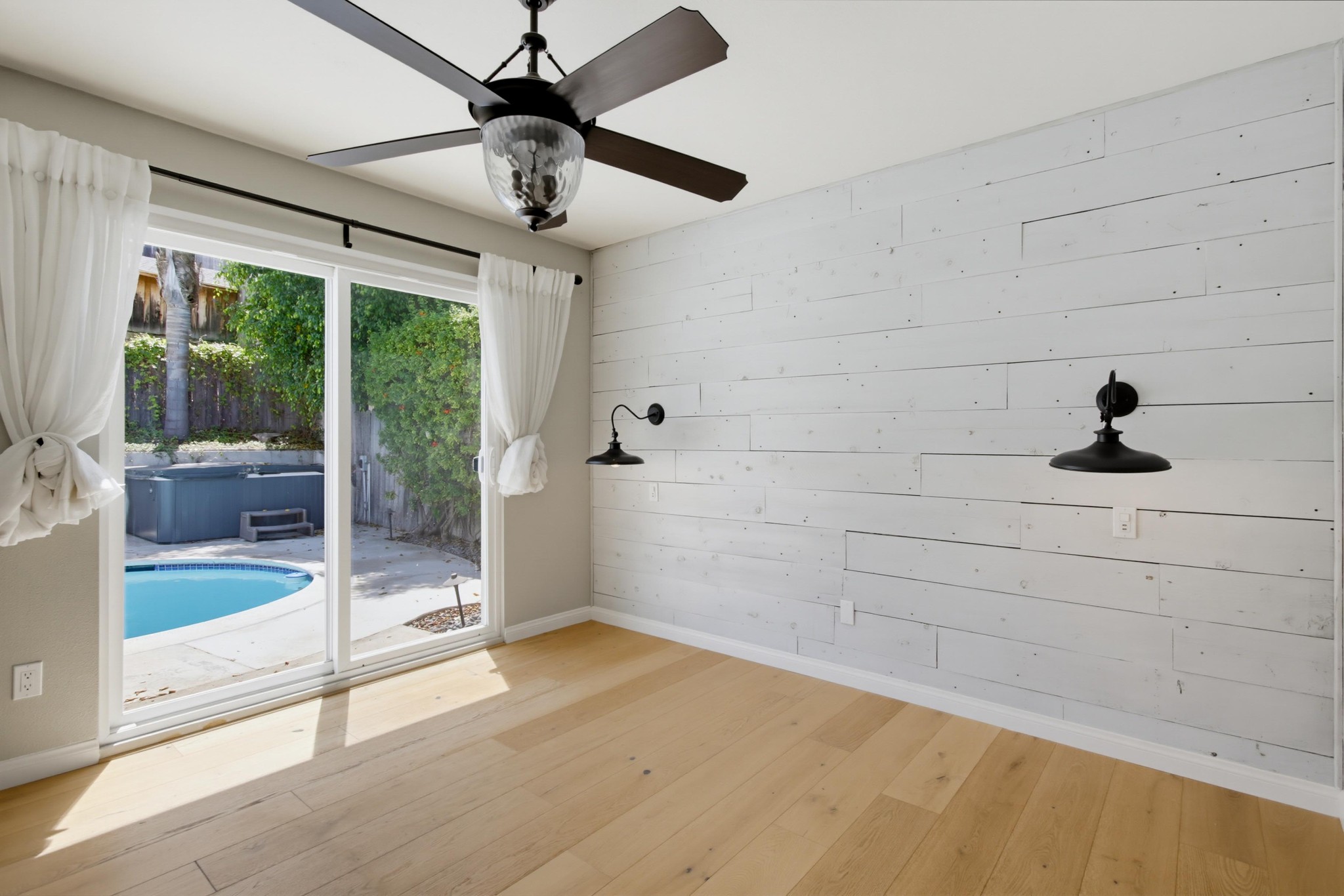 Virtual tour photo 36 of 67 for 9723 Roe Dr