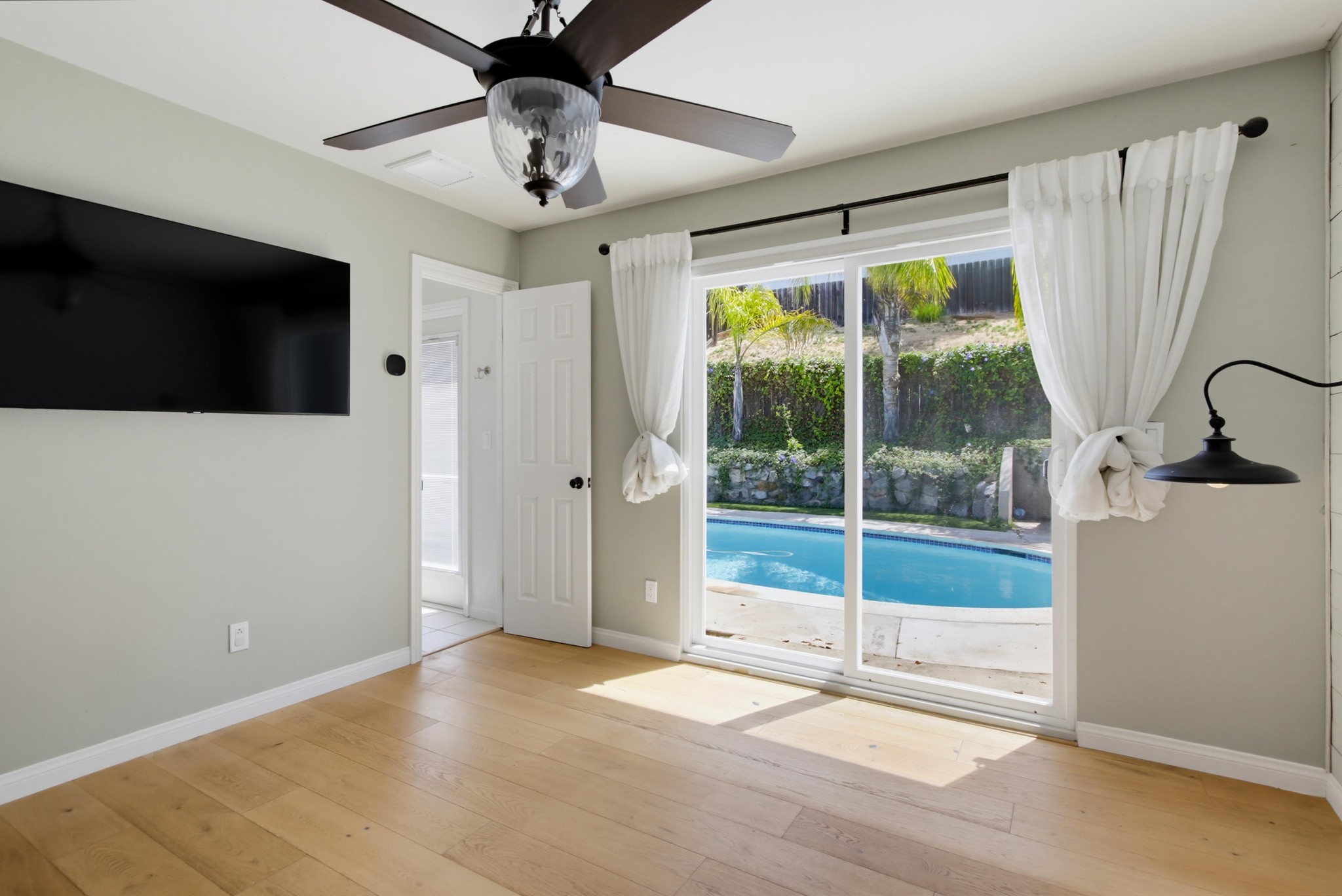 Virtual tour photo 37 of 67 for 9723 Roe Dr