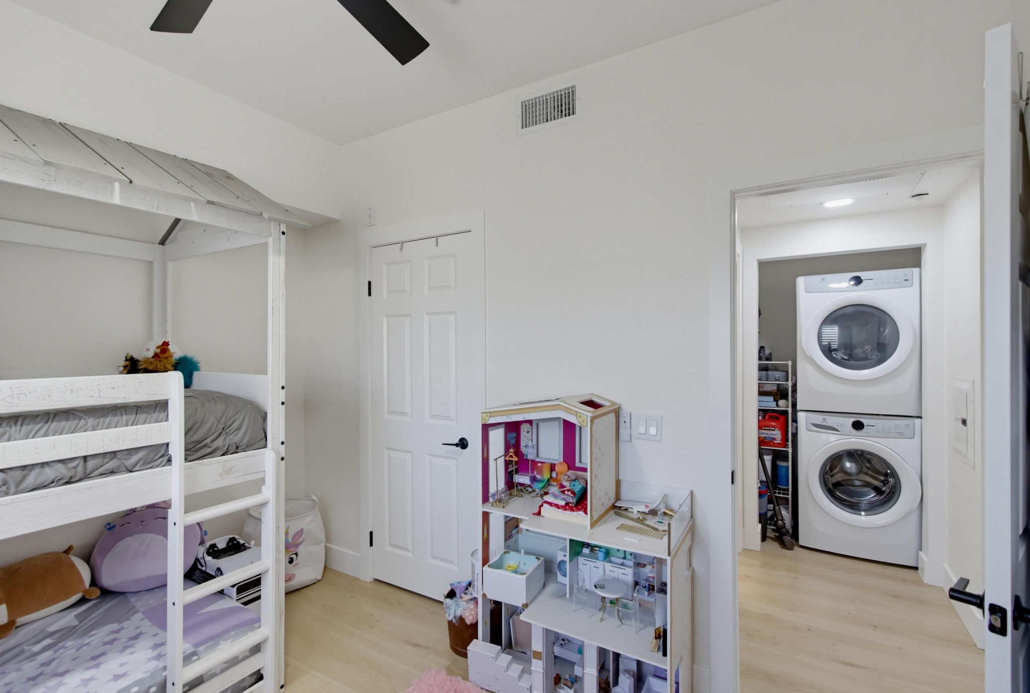 Virtual tour photo 23 of 50 for 9728 Marilla Dr Unit 106