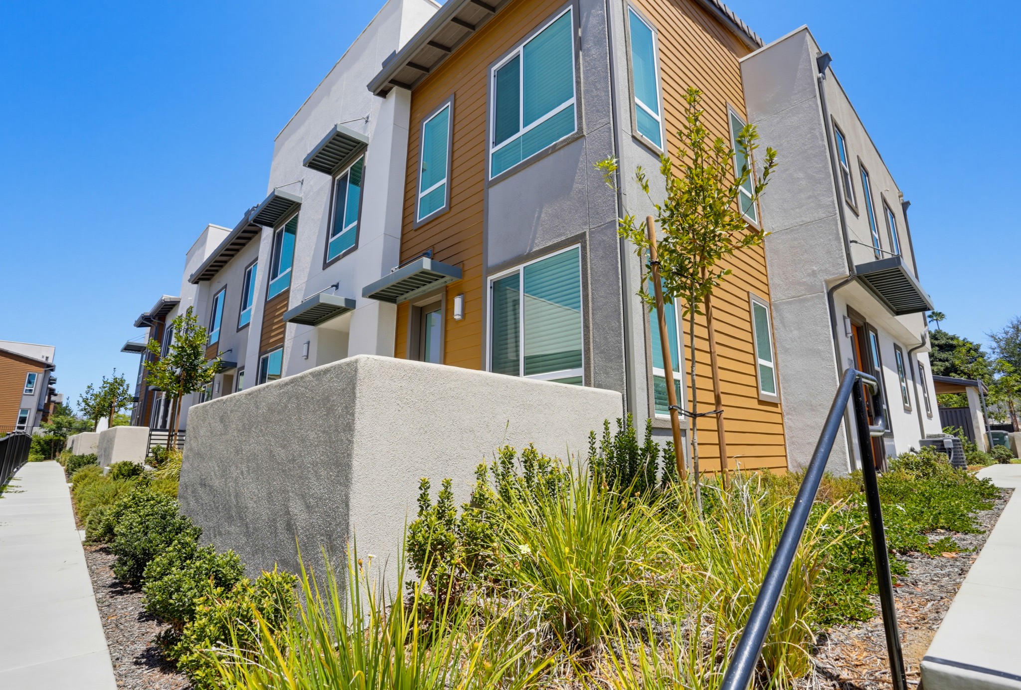 Virtual tour photo 4 of 43 for 973 Bradley Wy