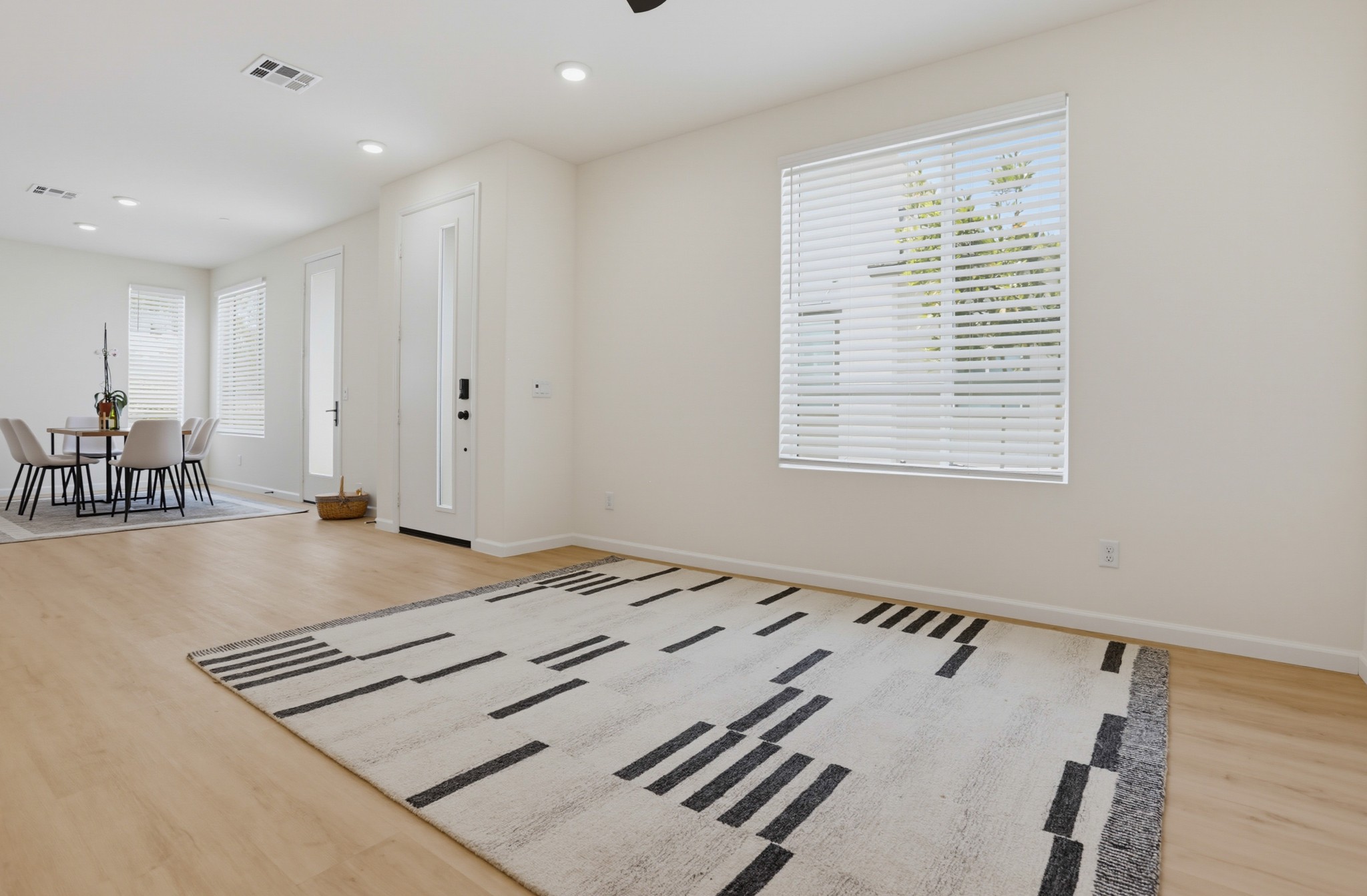 Virtual tour photo 8 of 43 for 973 Bradley Wy