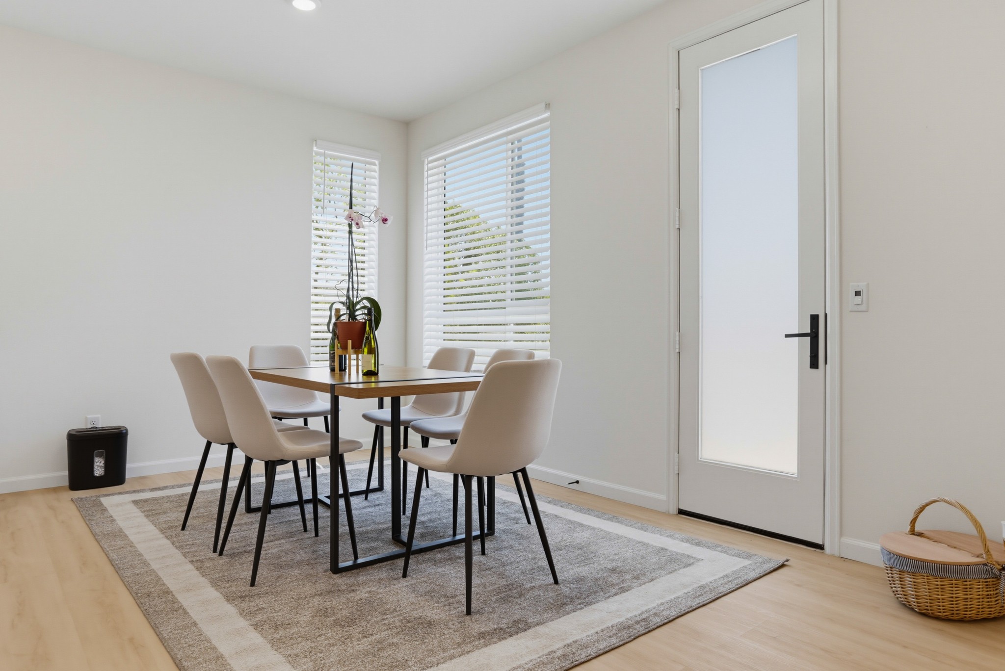 Virtual tour photo 9 of 43 for 973 Bradley Wy