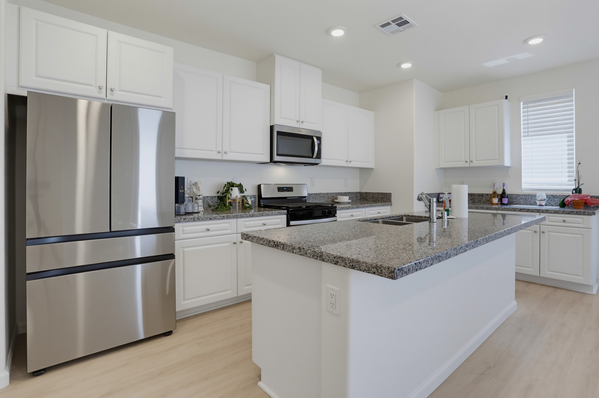 Virtual tour photo 12 of 43 for 973 Bradley Wy